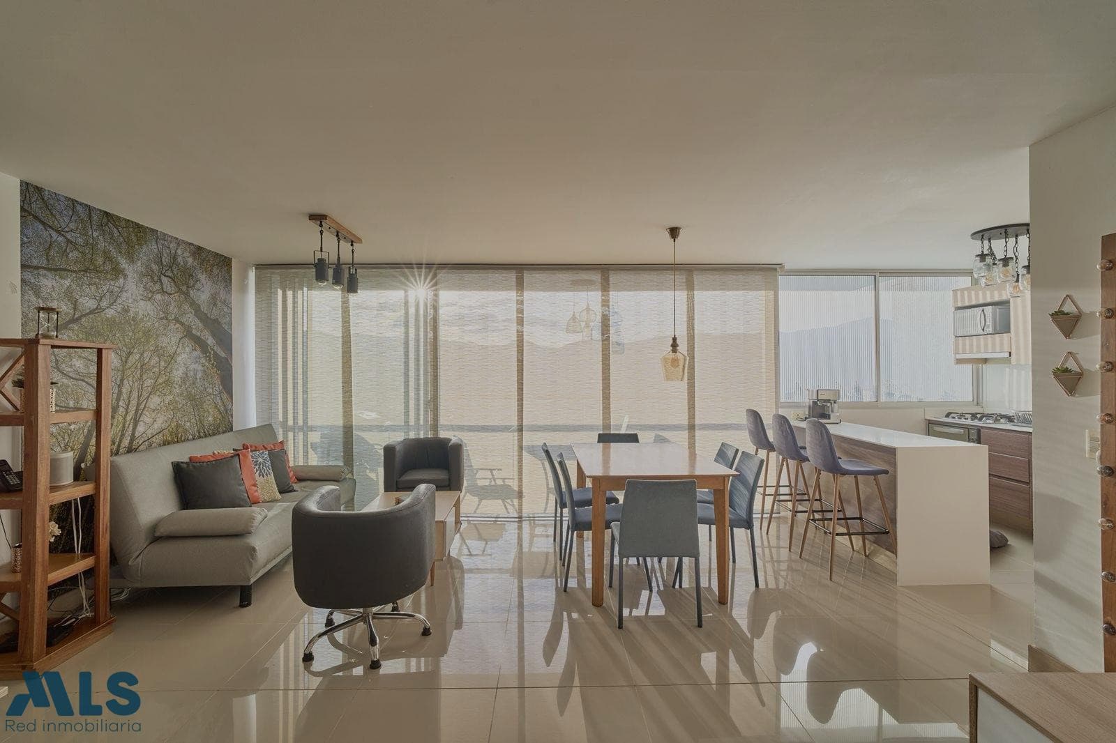 Apartamento en venta en Loma del Indio, Poblado, Medellín — foto 1 de 42