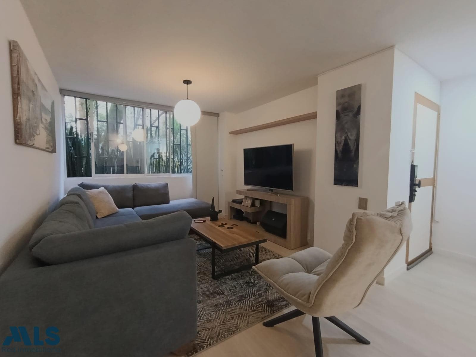 Apartamento en venta en La Frontera, Poblado, Medellín — foto 1 de 16