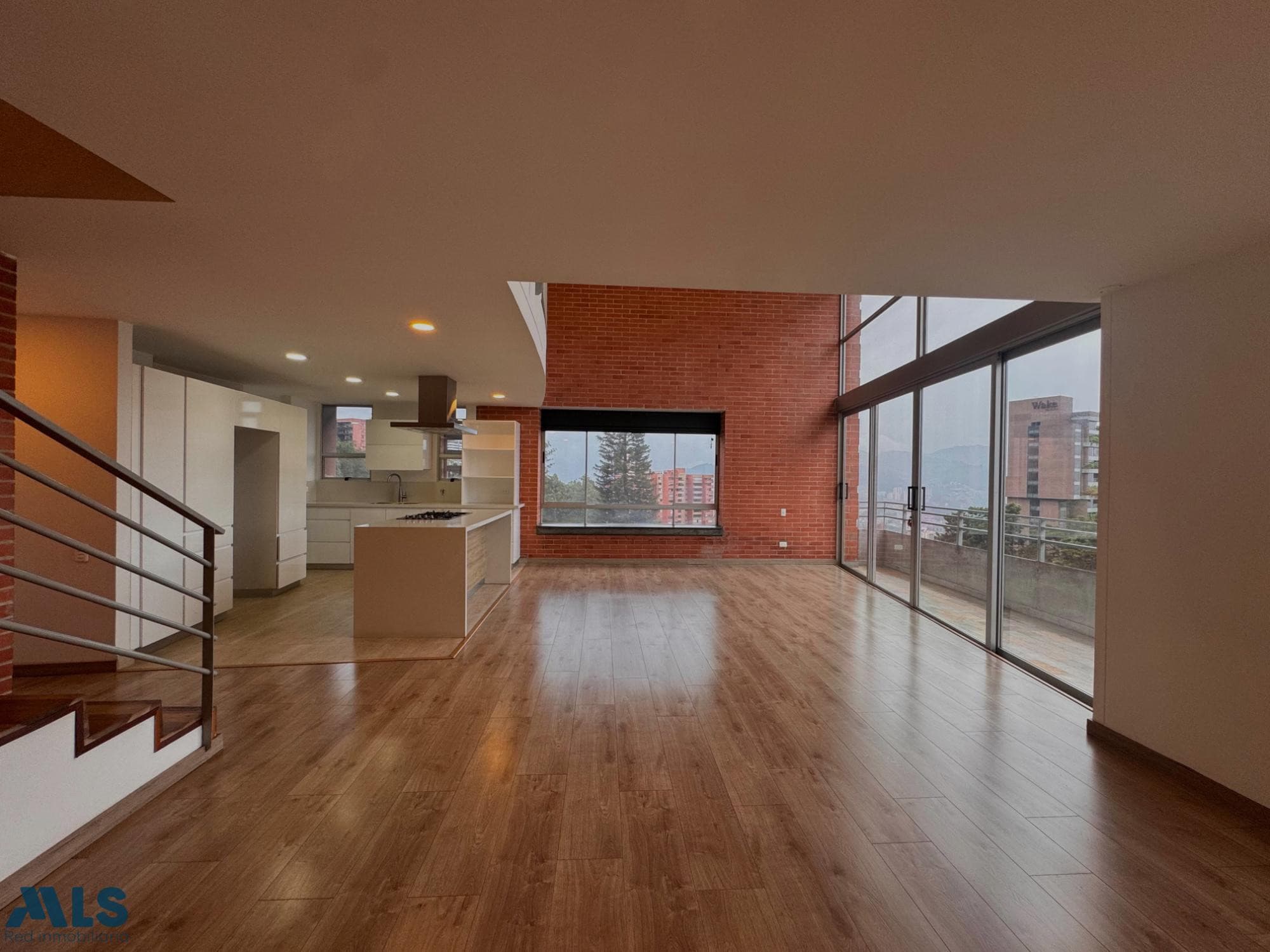 Apartamento en venta en El Tesoro, Poblado, Medellín — foto 1 de 23