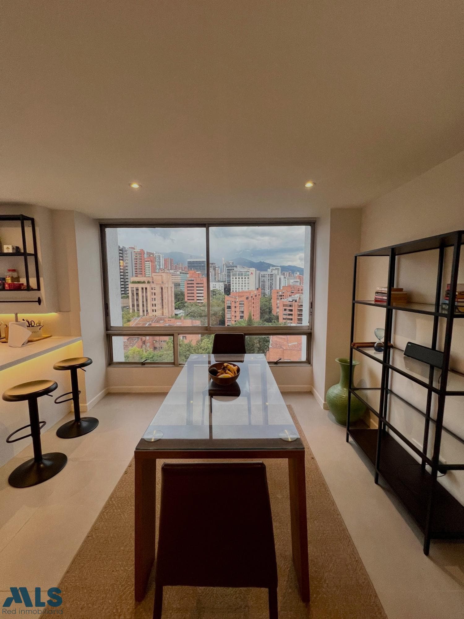 Apartamento en venta en Patio Bonito, Poblado, Medellín — foto 1 de 21