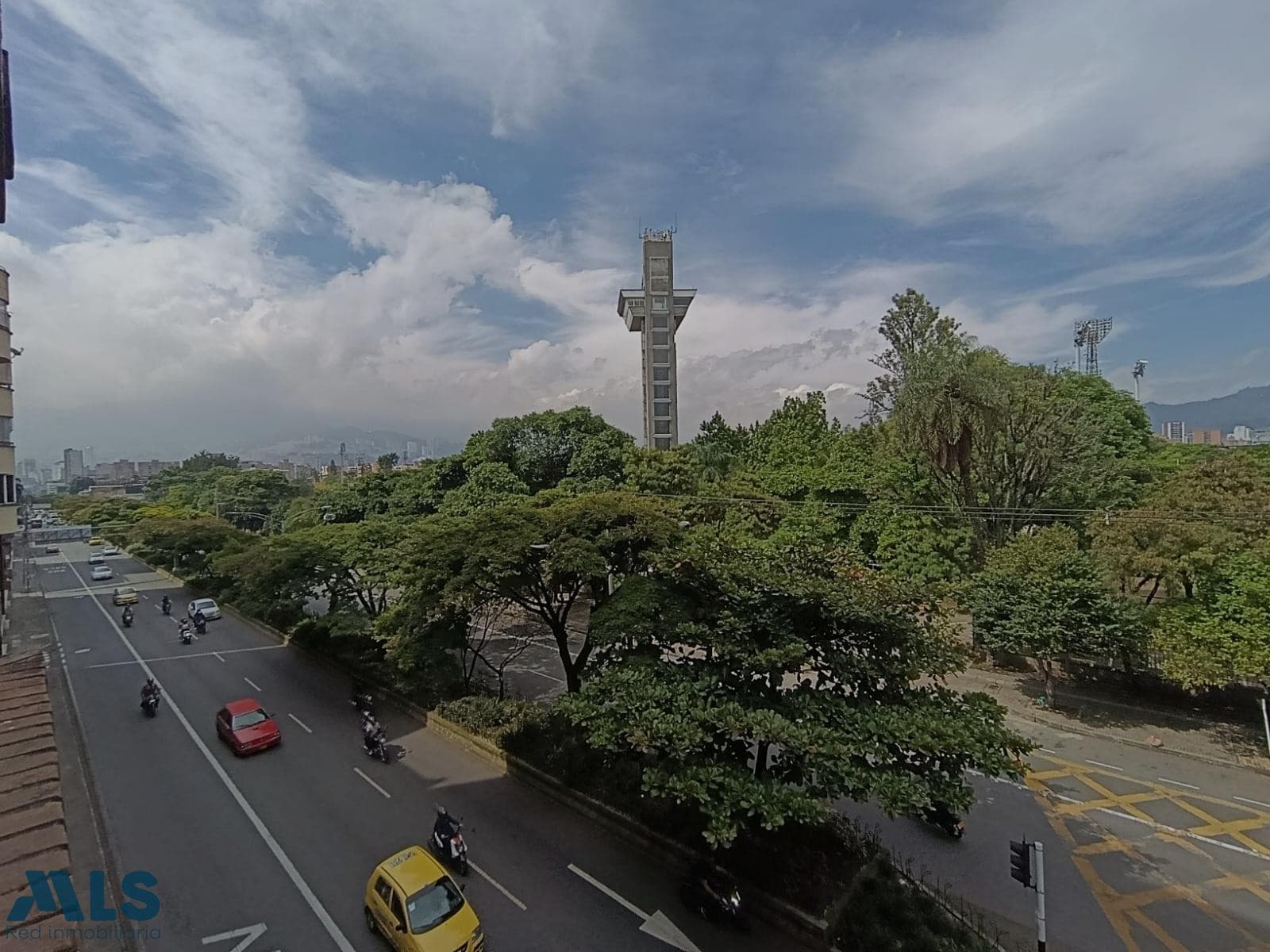 Apartamento en venta en Laureles, Medellín — foto 1 de 9