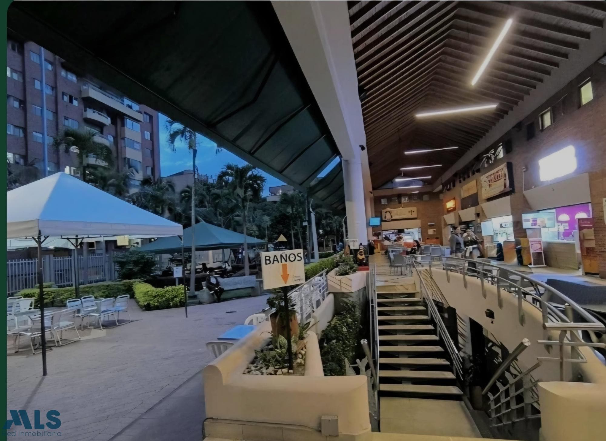 Local Comercial en venta en Laureles, Medellín — foto 1 de 8