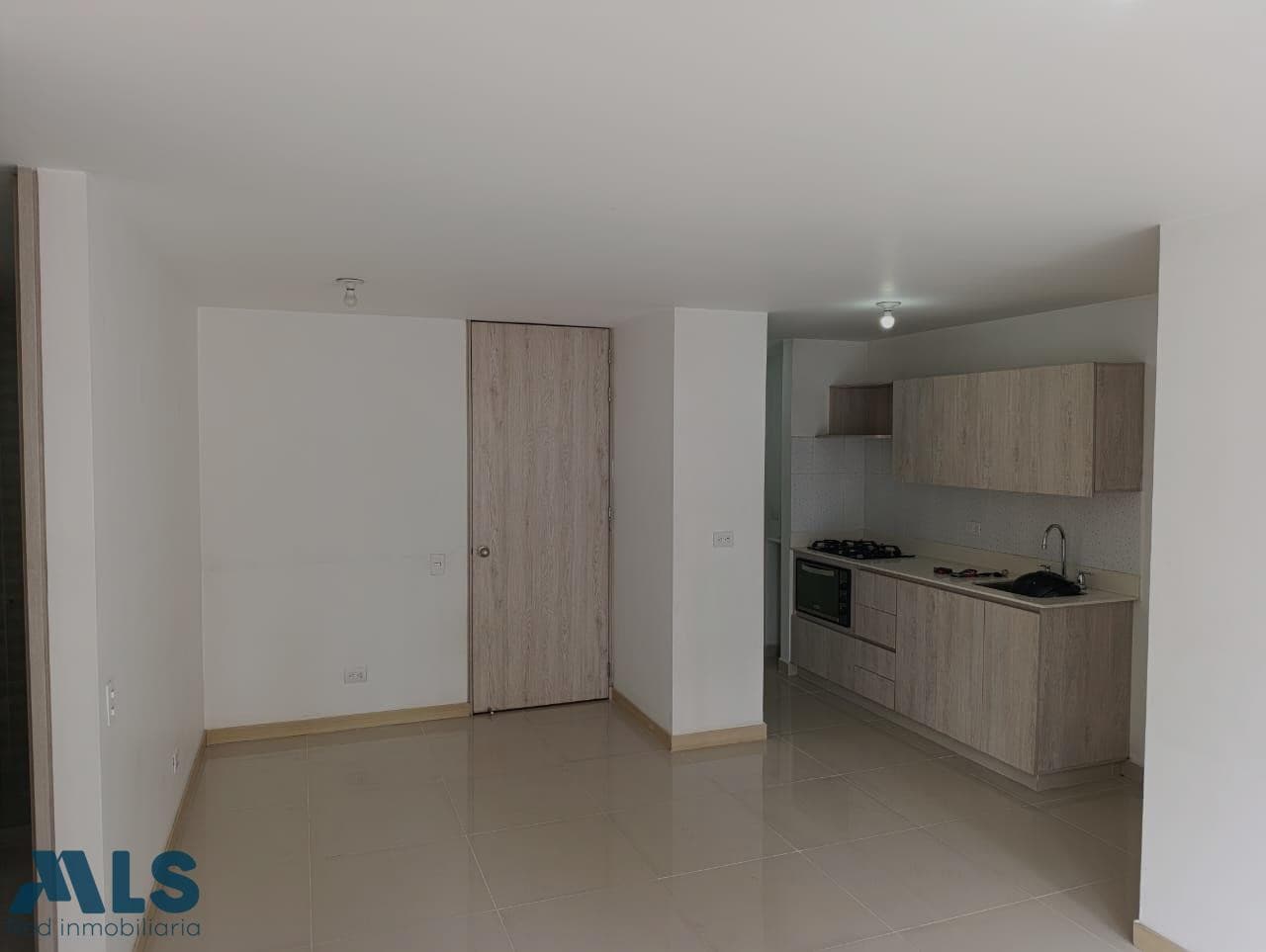 Apartamento en venta en Prados de Sabaneta, Aburra Sur — foto 1 de 17