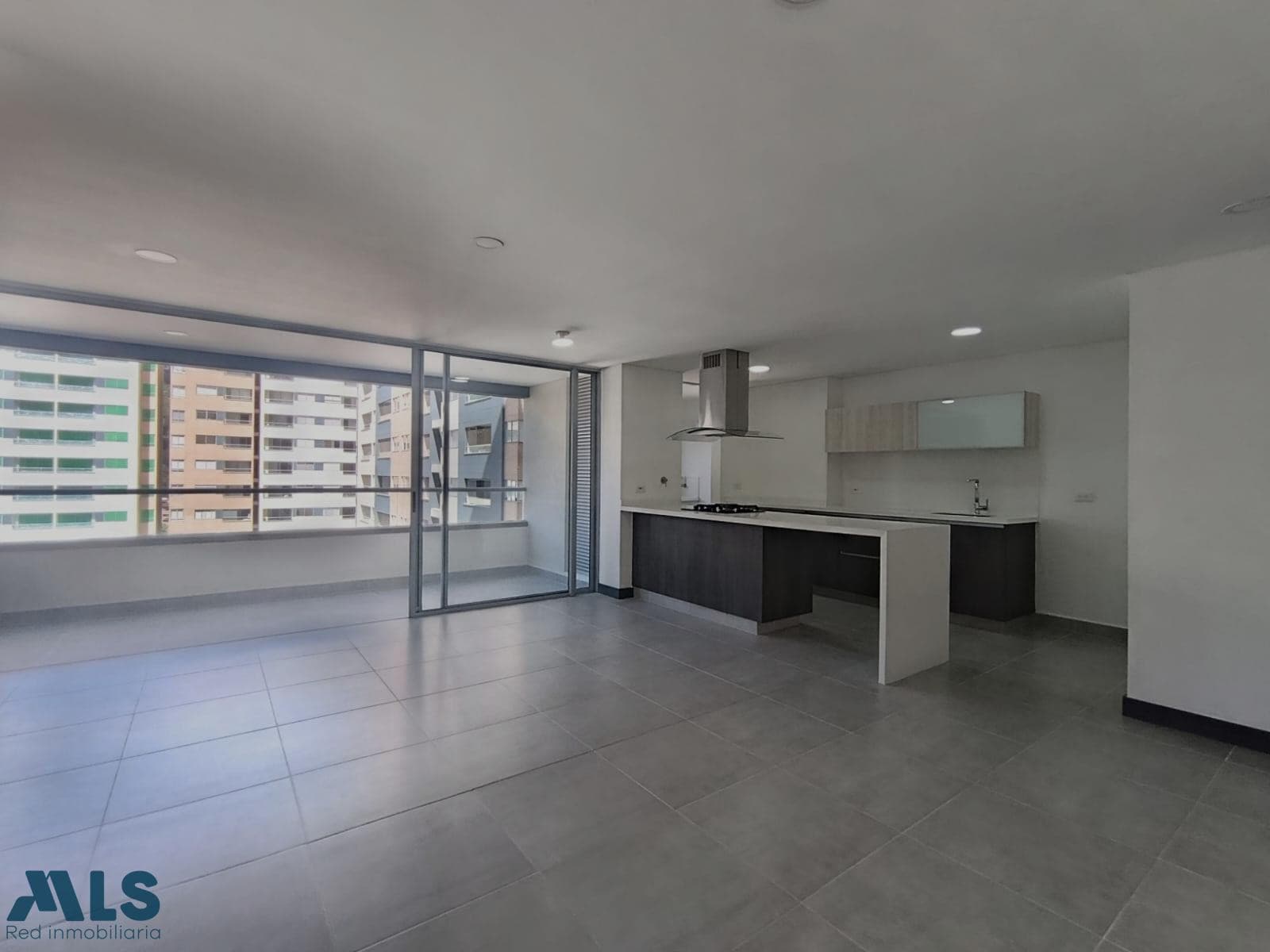 Apartamento en venta en Ciudad Del Rio, Poblado, Medellín — foto 1 de 15