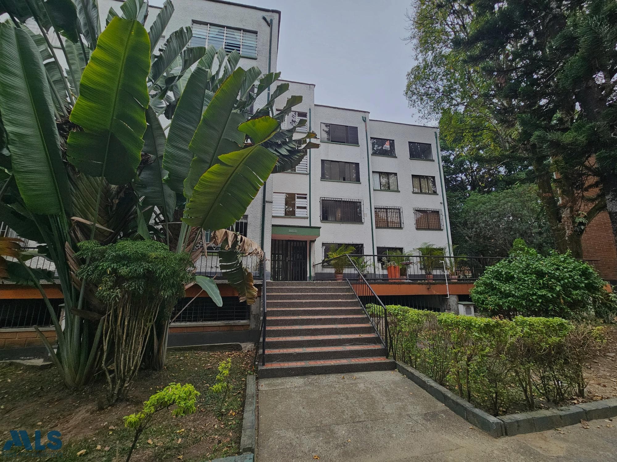 Apartamento en venta en Los Pinos, Occidente, Medellín — foto 1 de 26