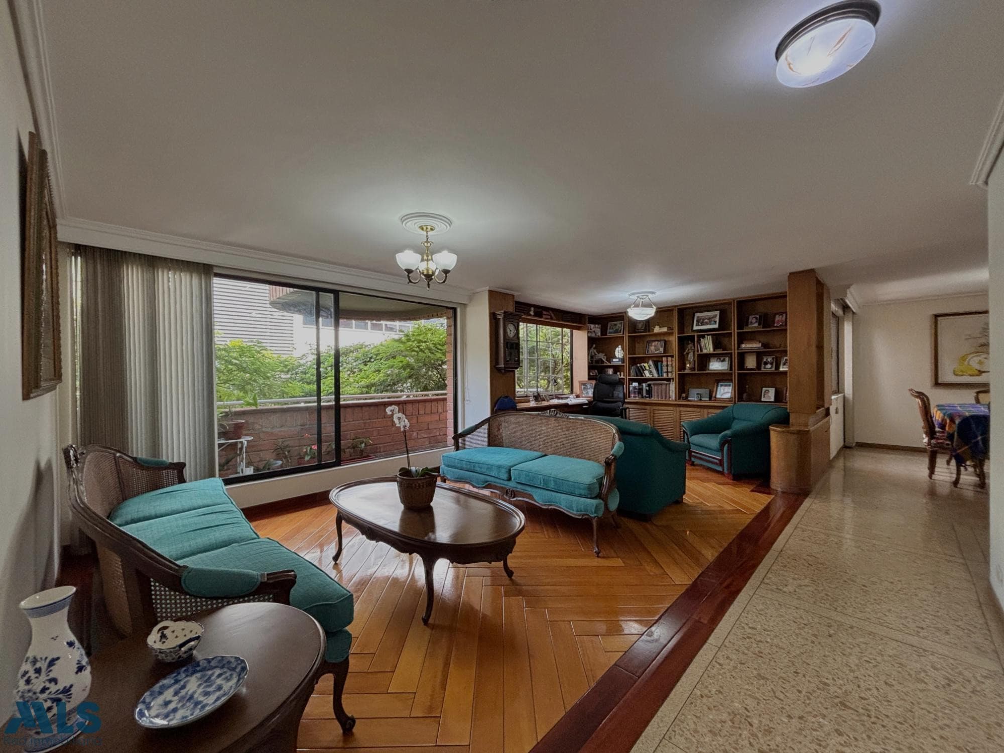 Apartamento en venta en Oviedo, Poblado, Medellín — foto 1 de 21