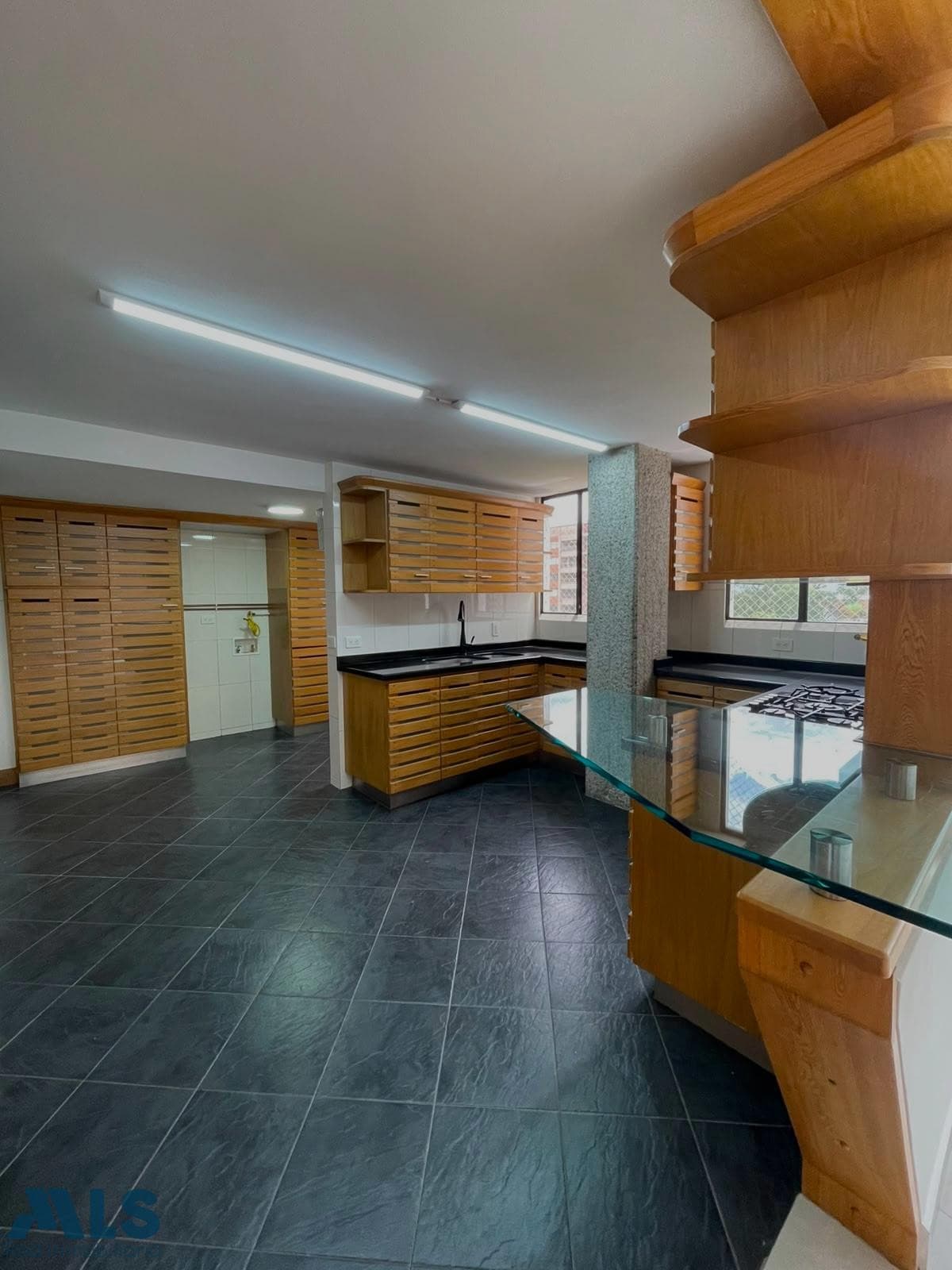 Apartamento en venta en San Lucas, Poblado, Medellín — foto 1 de 22