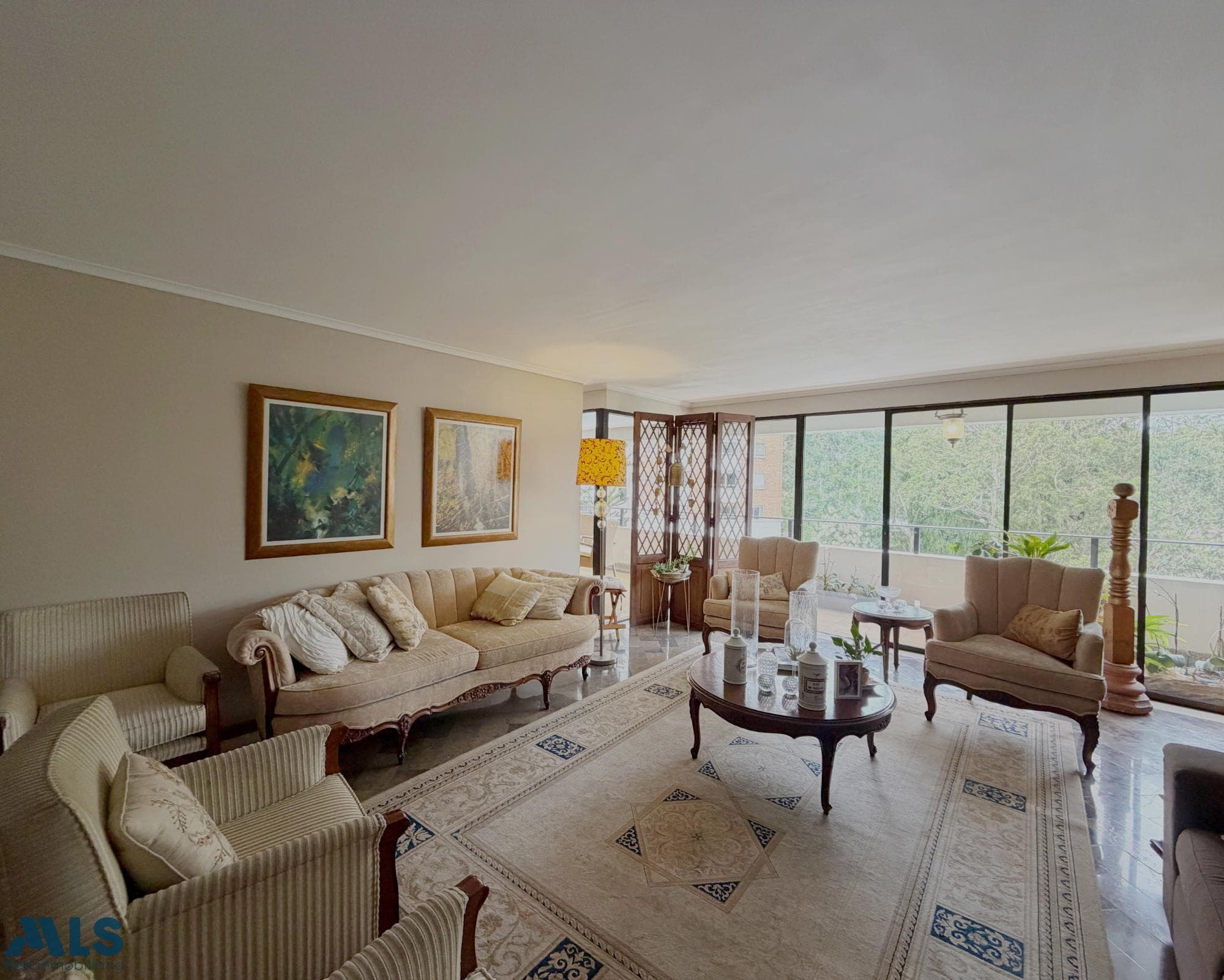 Apartamento en venta en El Campestre, Poblado, Medellín — foto 1 de 10