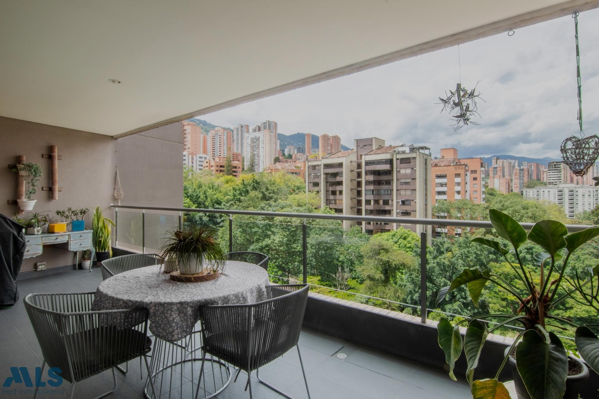Apartamento en venta en Provenza, Poblado, Medellín — foto 1 de 30