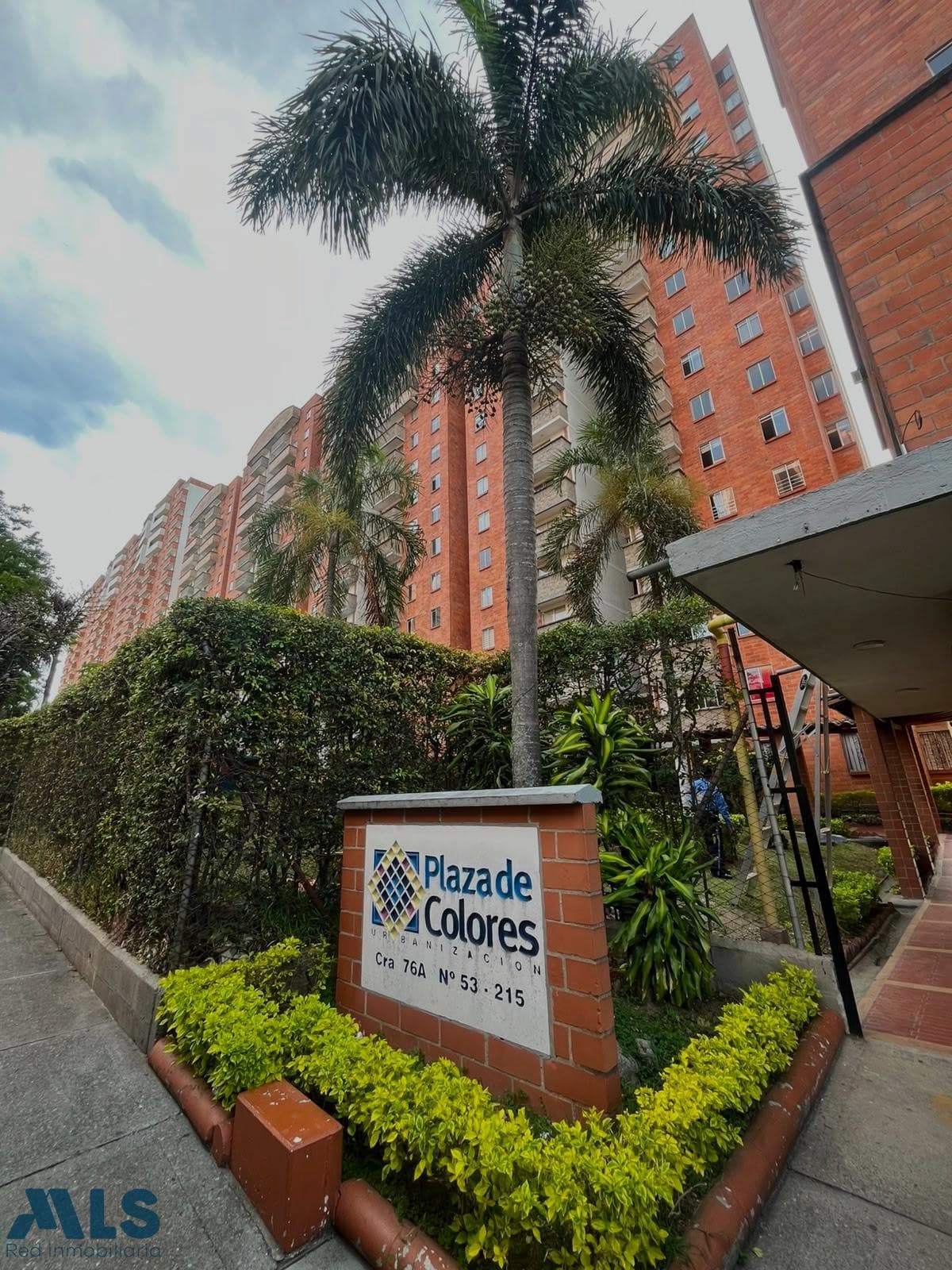 Apartamento en venta en Los Colores, Laureles, Medellín — foto 1 de 17