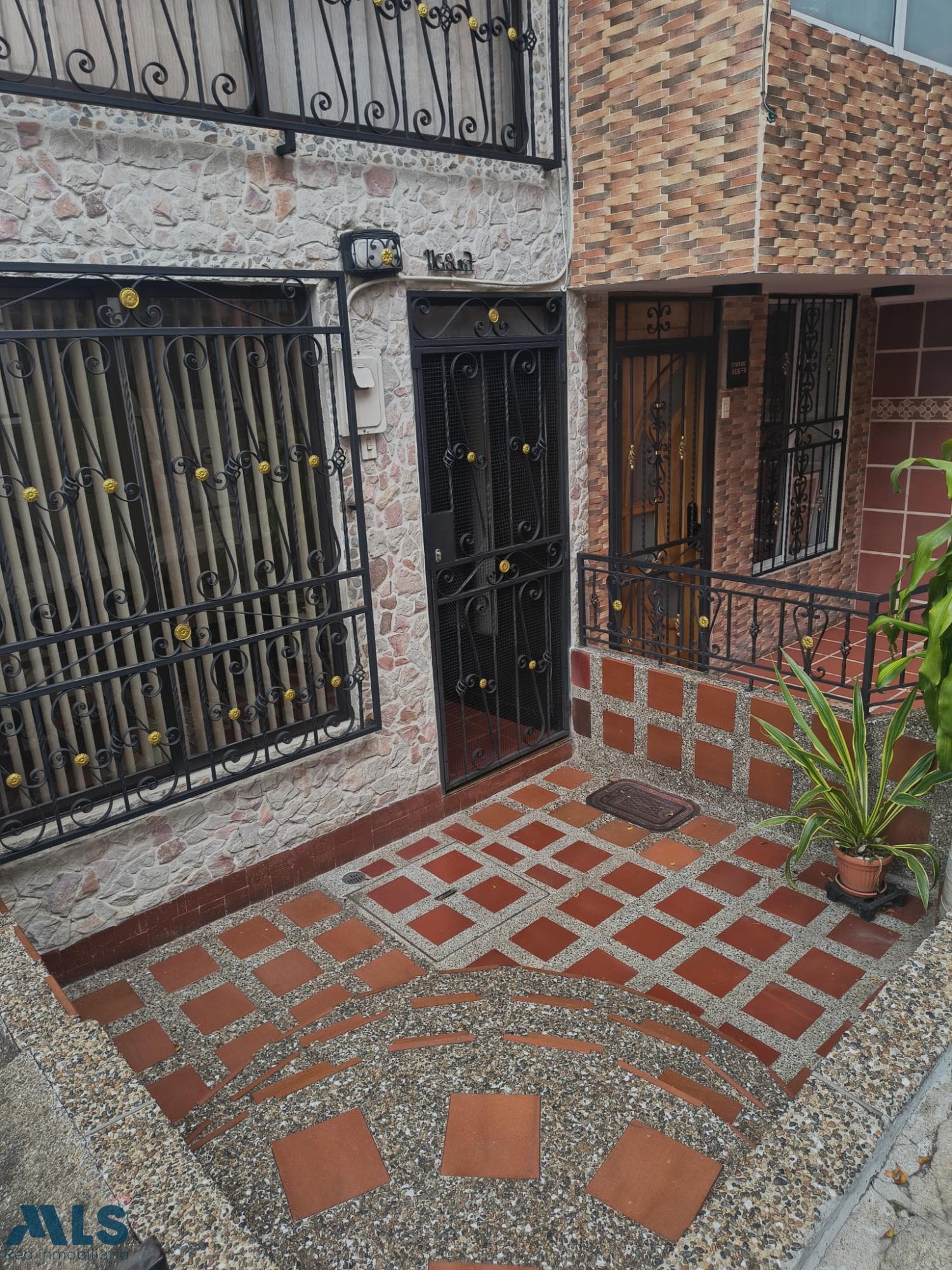 Casa en venta en La Colina, Belén Guayabal, Medellín — foto 1 de 19