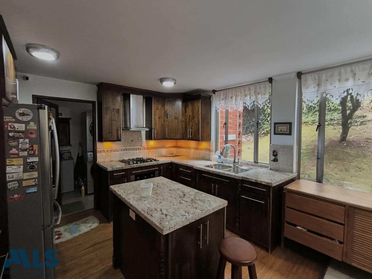 Casa en venta en Las Lomitas, Aburra Sur, Sabaneta — foto 1 de 33