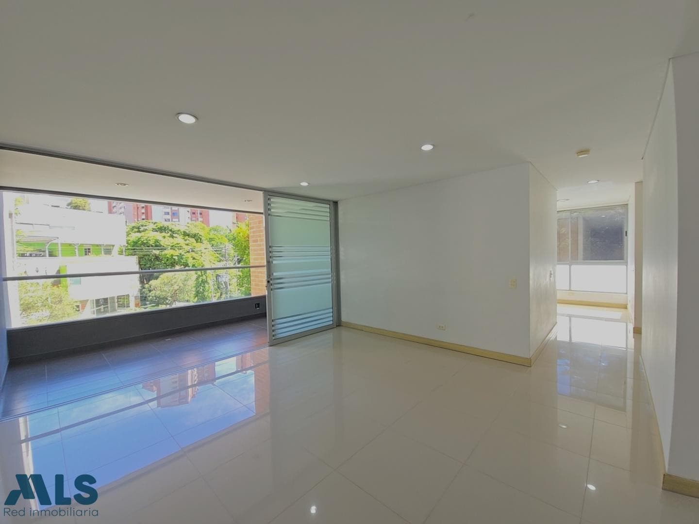 Apartamento en venta en Santa Maria de los Angeles, Poblado, Medellín — foto 1 de 33