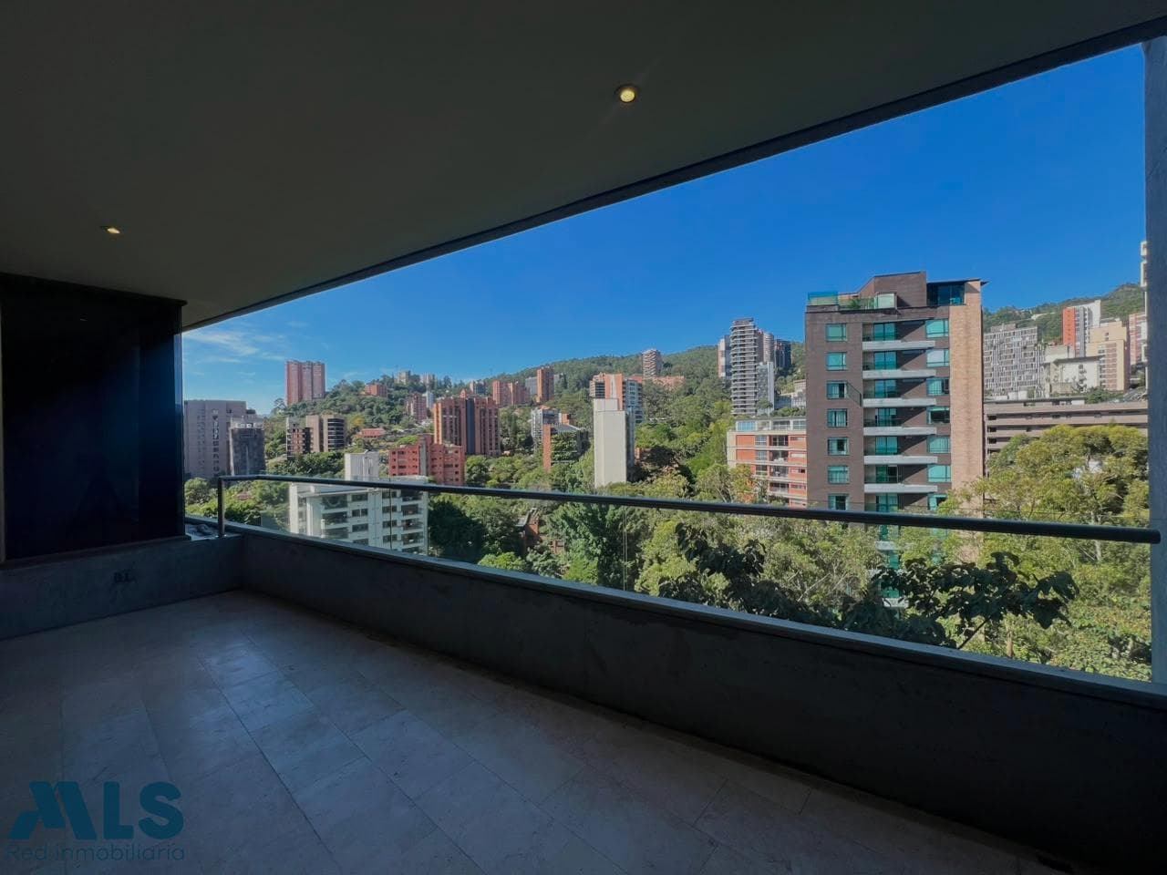 Apartamento en venta en La Concha, Poblado, Medellín — foto 1 de 27