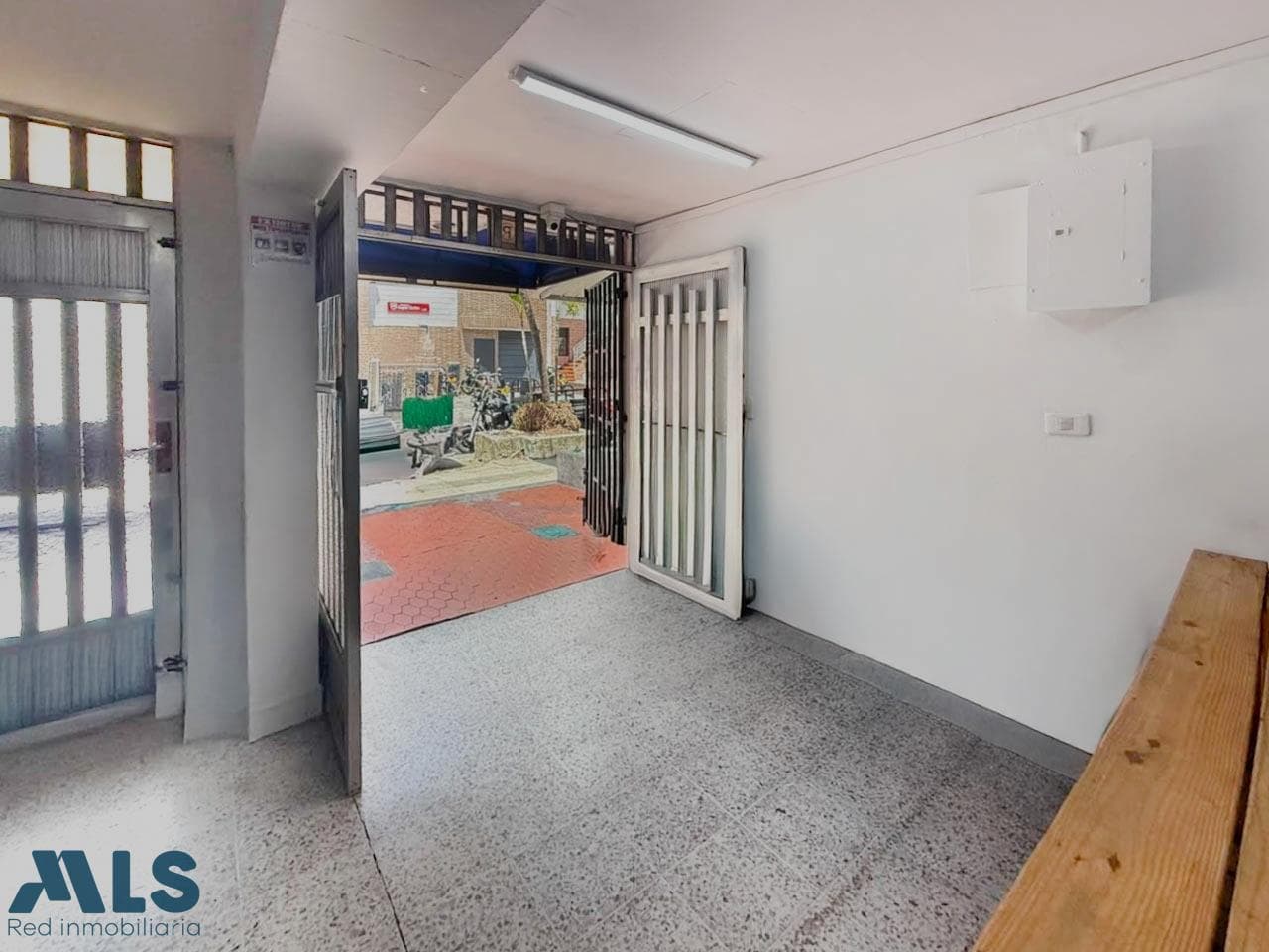 Local Comercial en venta en Suramericana, Laureles, Medellín — foto 1 de 10