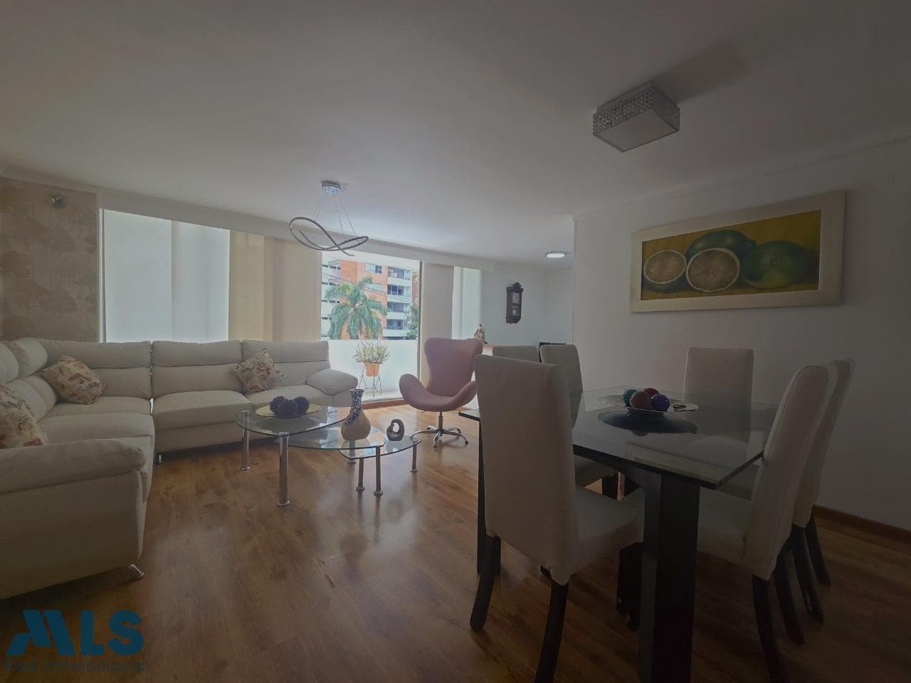 Apartamento en venta en Loma De Los Bernal, Belén Guayabal, Medellín — foto 1 de 15