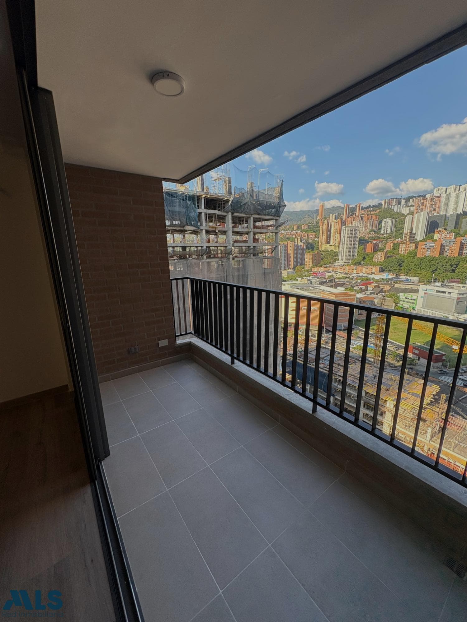 Apartamento en venta en Ciudad Del Rio, Poblado, Medellín — foto 1 de 17