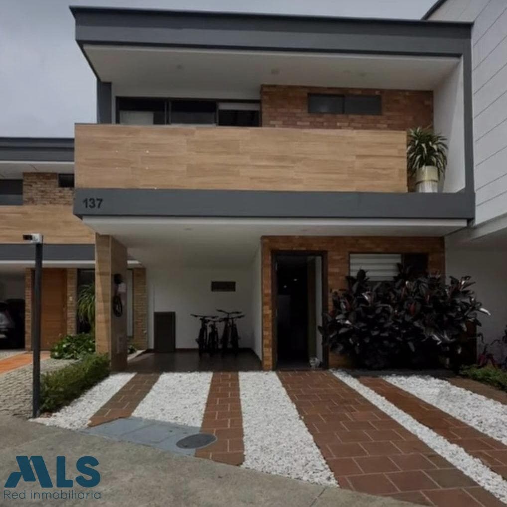 Casa en venta en Urbano (La Ceja), Oriente Antioqueño — foto 1 de 19
