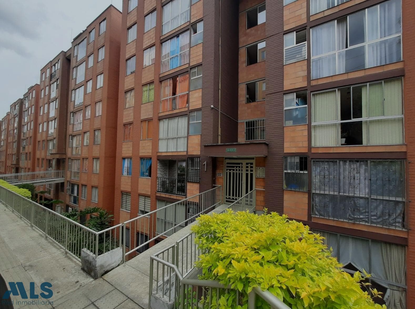 Apartamento en venta en Buenos Aires, Centro, Medellín — foto 1 de 12