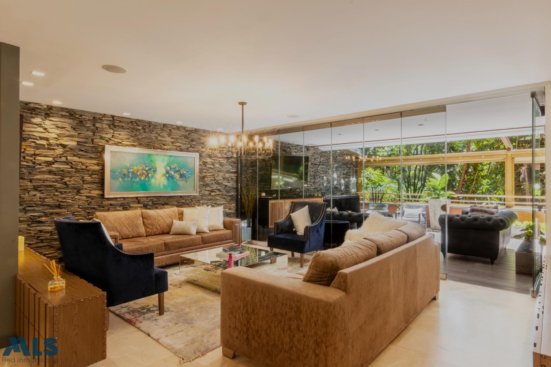 Apartamento en venta en Loma De Los Parra, Poblado, Medellín — foto 1 de 23
