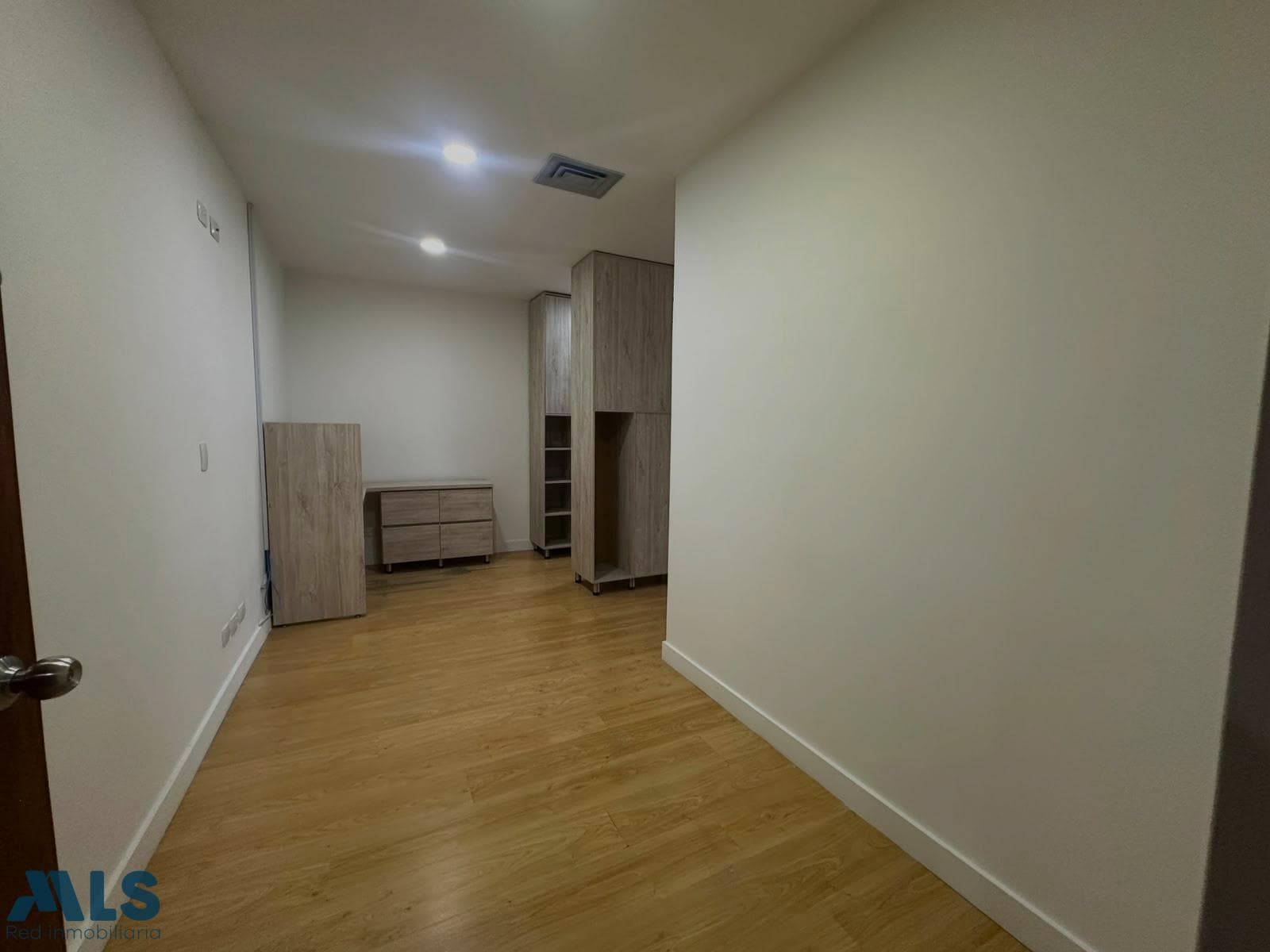 Oficina en venta en Milla De Oro, Poblado, Medellín — foto 1 de 8