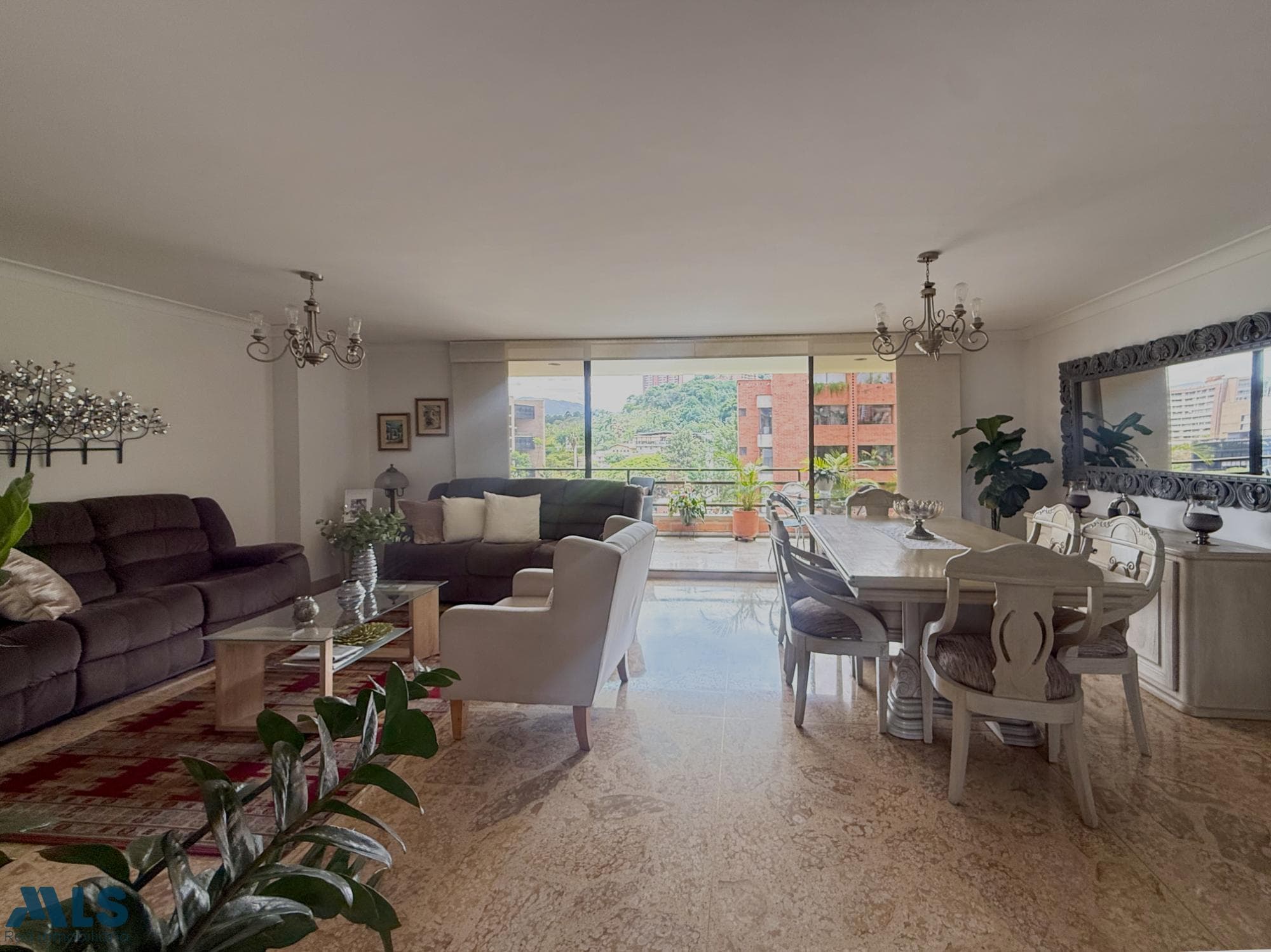 Apartamento en venta en Las Lomas Nº 1, Poblado, Medellín — foto 1 de 16