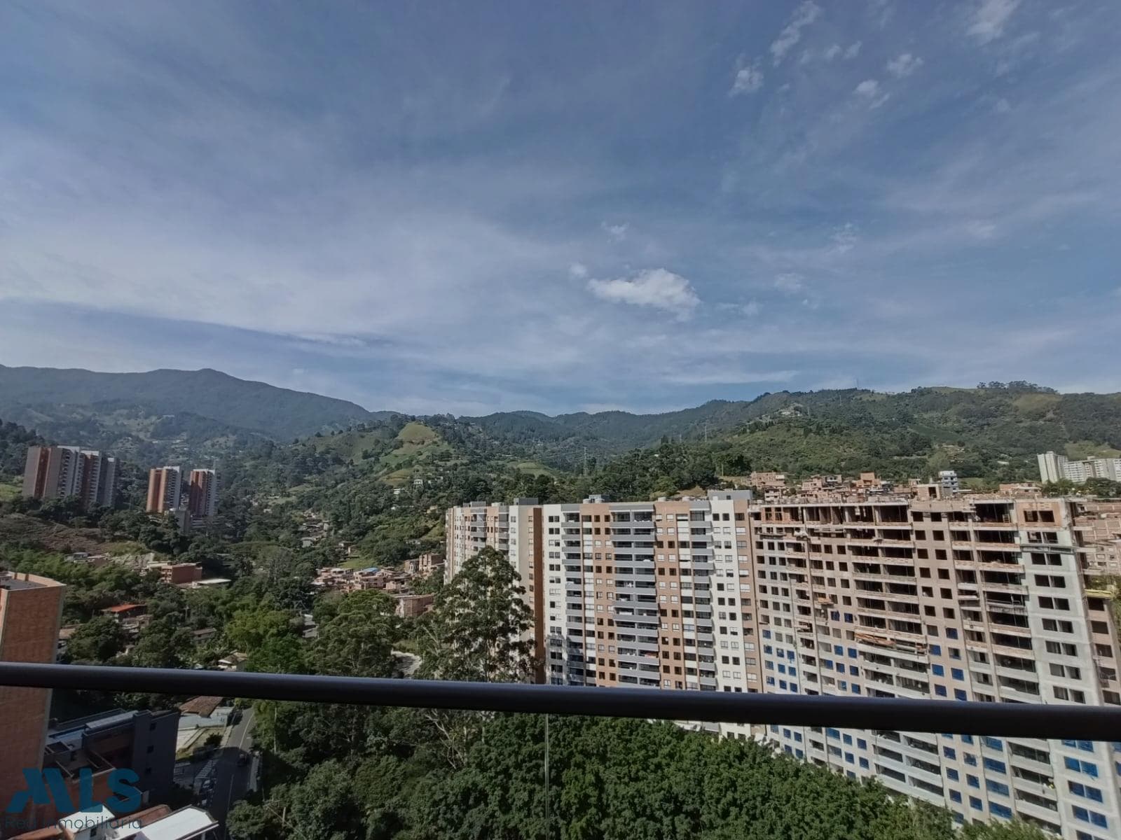 Apartamento en venta en El Chinguí, Aburra Sur, Envigado — foto 1 de 15