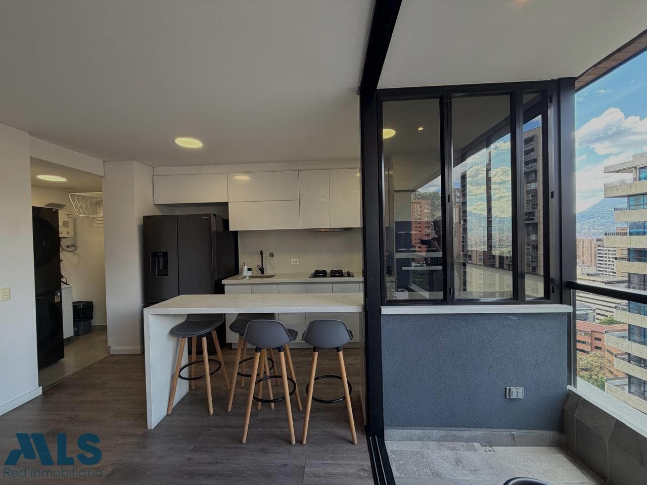 Apartamento en venta en Castropol, Poblado, Medellín — foto 1 de 8
