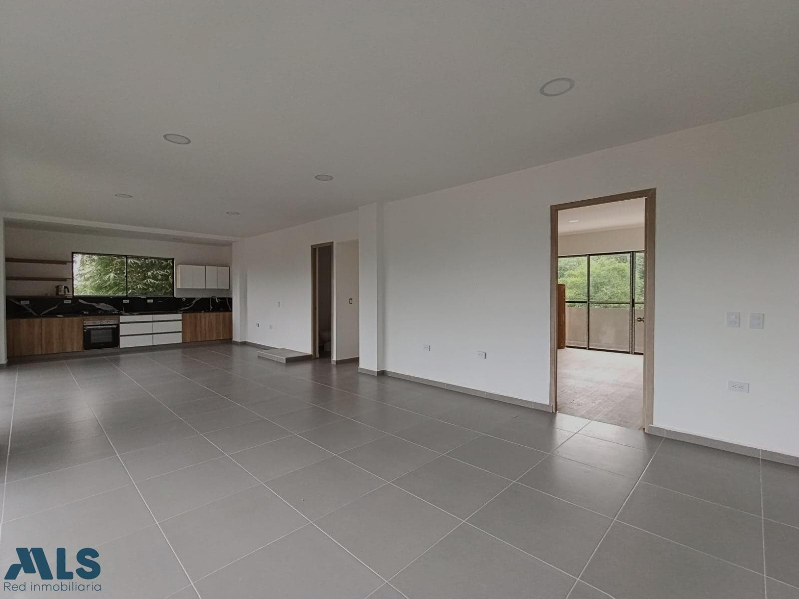 Casa en venta en La Mina, Aburra Sur, Envigado — foto 1 de 18