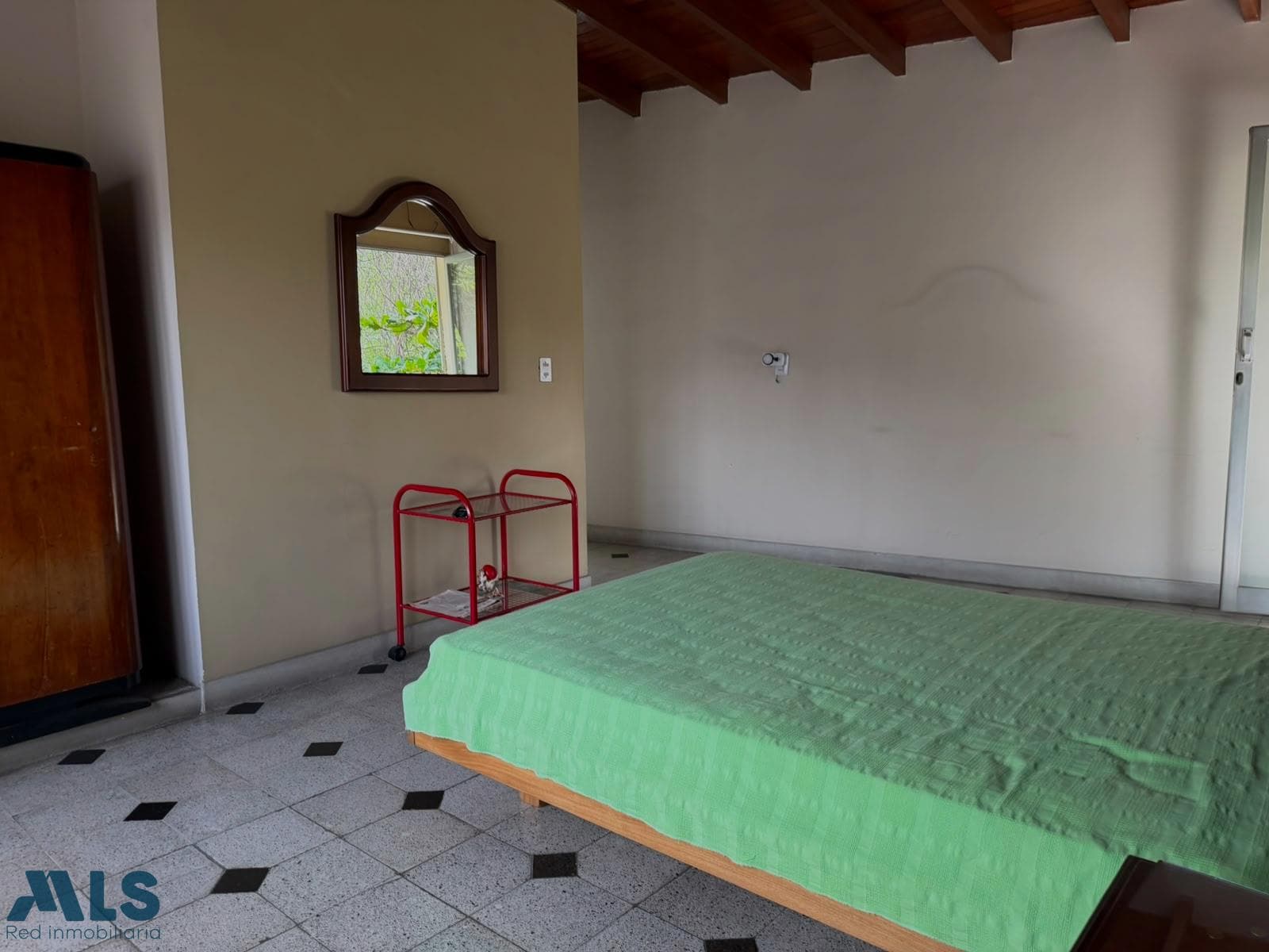 Casa en venta en Simon Bolivar, Laureles, Medellín — foto 1 de 33