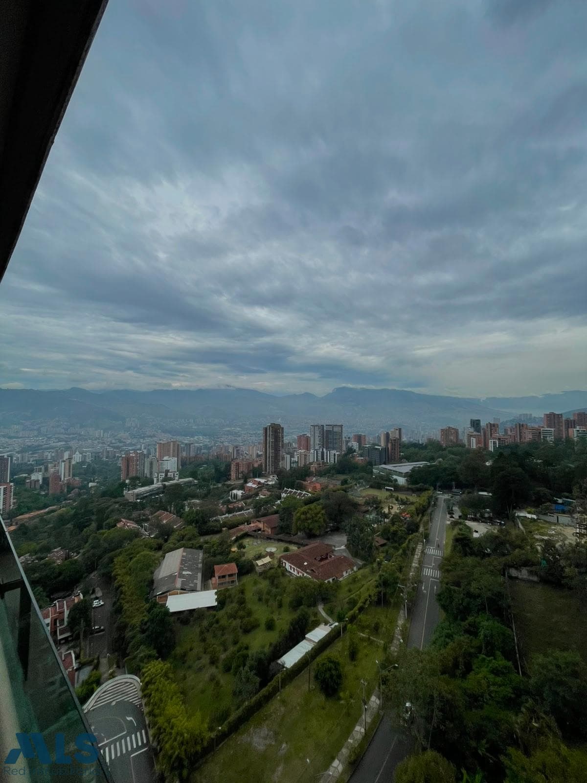 Apartamento en venta en Los Balsos Nº 1, Poblado, Medellín — foto 1 de 26