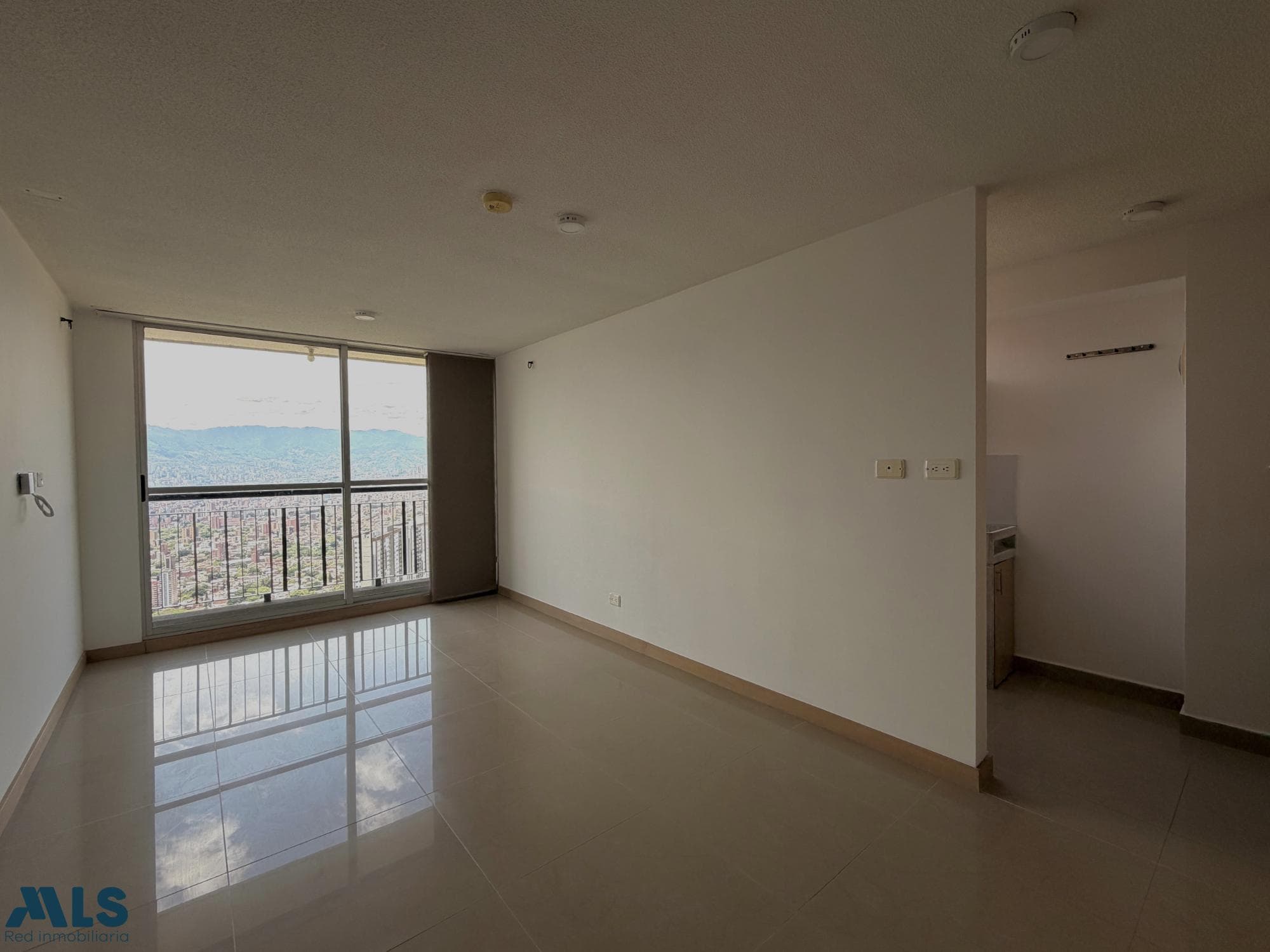 Apartamento en venta en Calasanz Parte Alta, Occidente, Medellín — foto 1 de 21