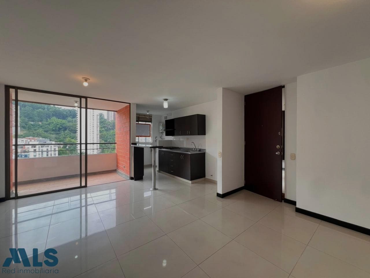 Apartamento en venta en Loma Del Indio, Poblado, Medellín — foto 1 de 15