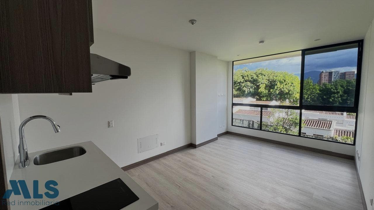 Apartamento en venta en Poblado, Medellín — foto 1 de 23
