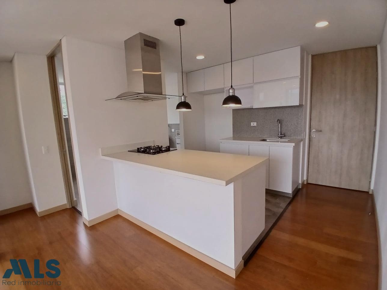 Apartamento en venta en El Campestre, Poblado, Medellín — foto 1 de 10