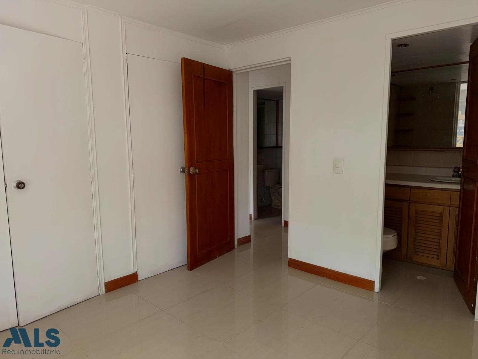 Apartamento en venta en Poblado, Medellín — foto 1 de 8