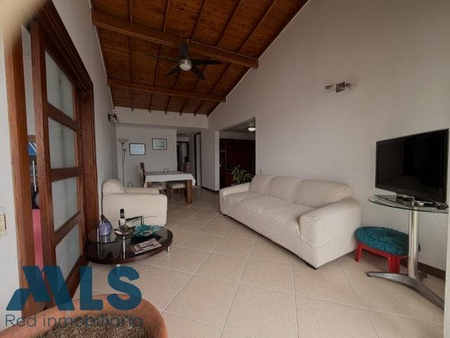 Apartamento en venta en Poblado, Medellín — foto 1 de 15