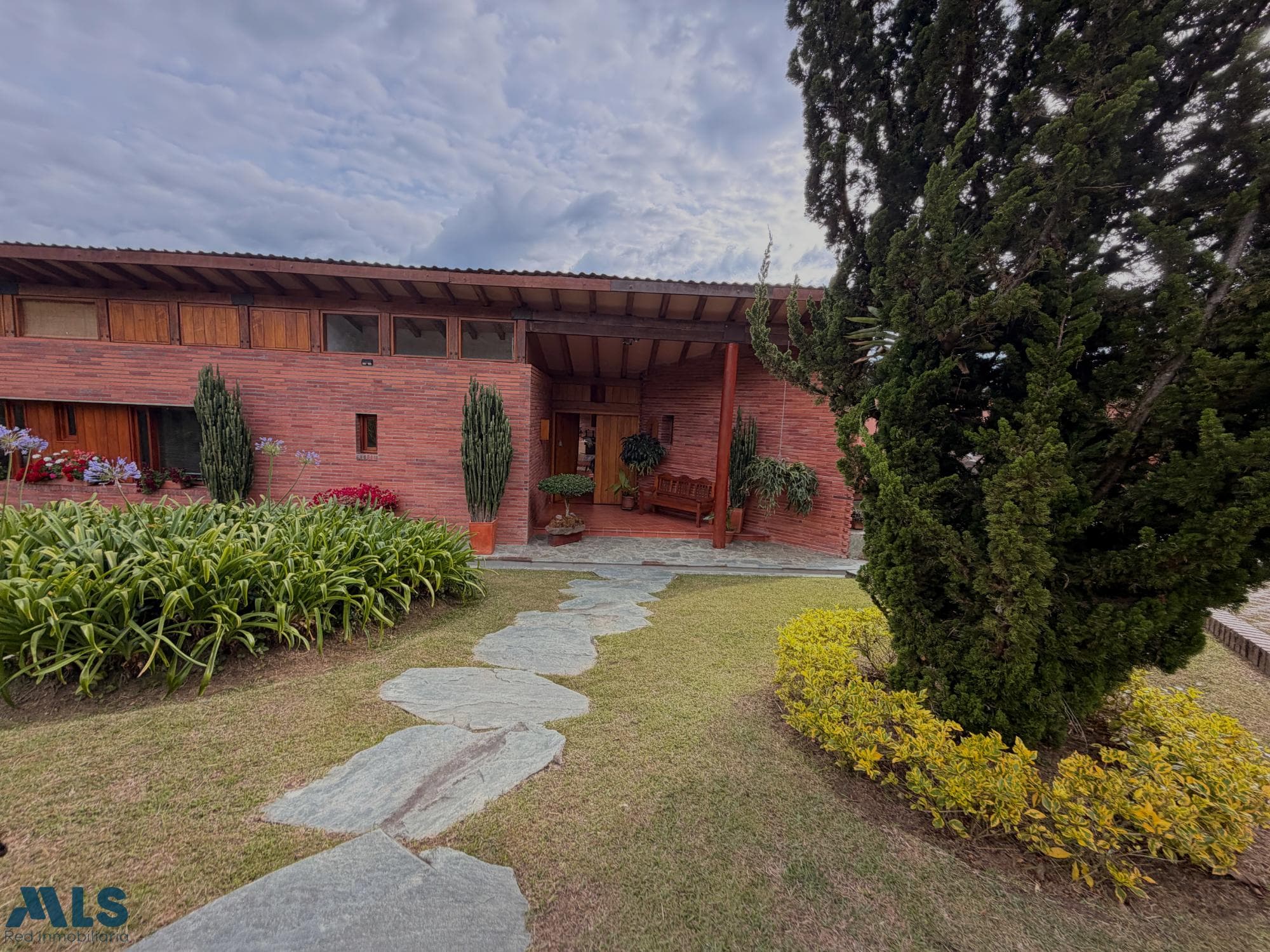 Casa en venta en V. La Fe, Oriente Antioqueño, El Retiro — foto 1 de 24