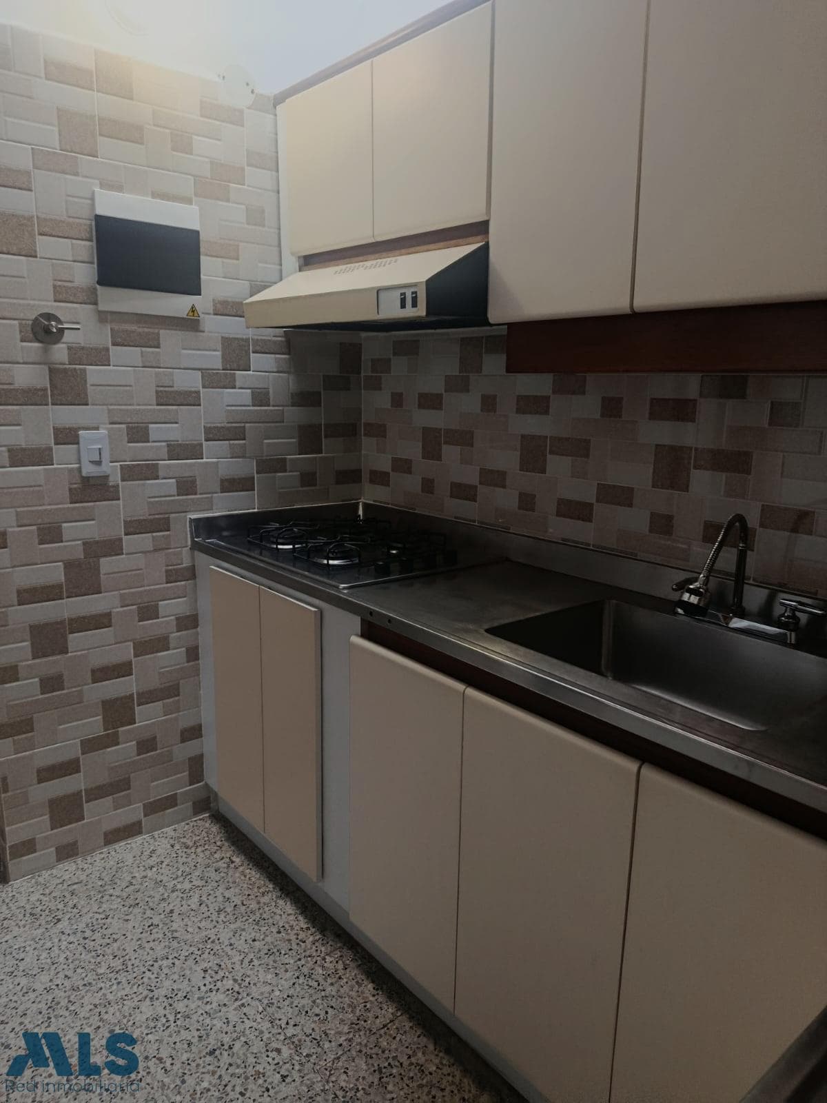 Casa en venta en La Floresta, Occidente, Medellín — foto 1 de 21