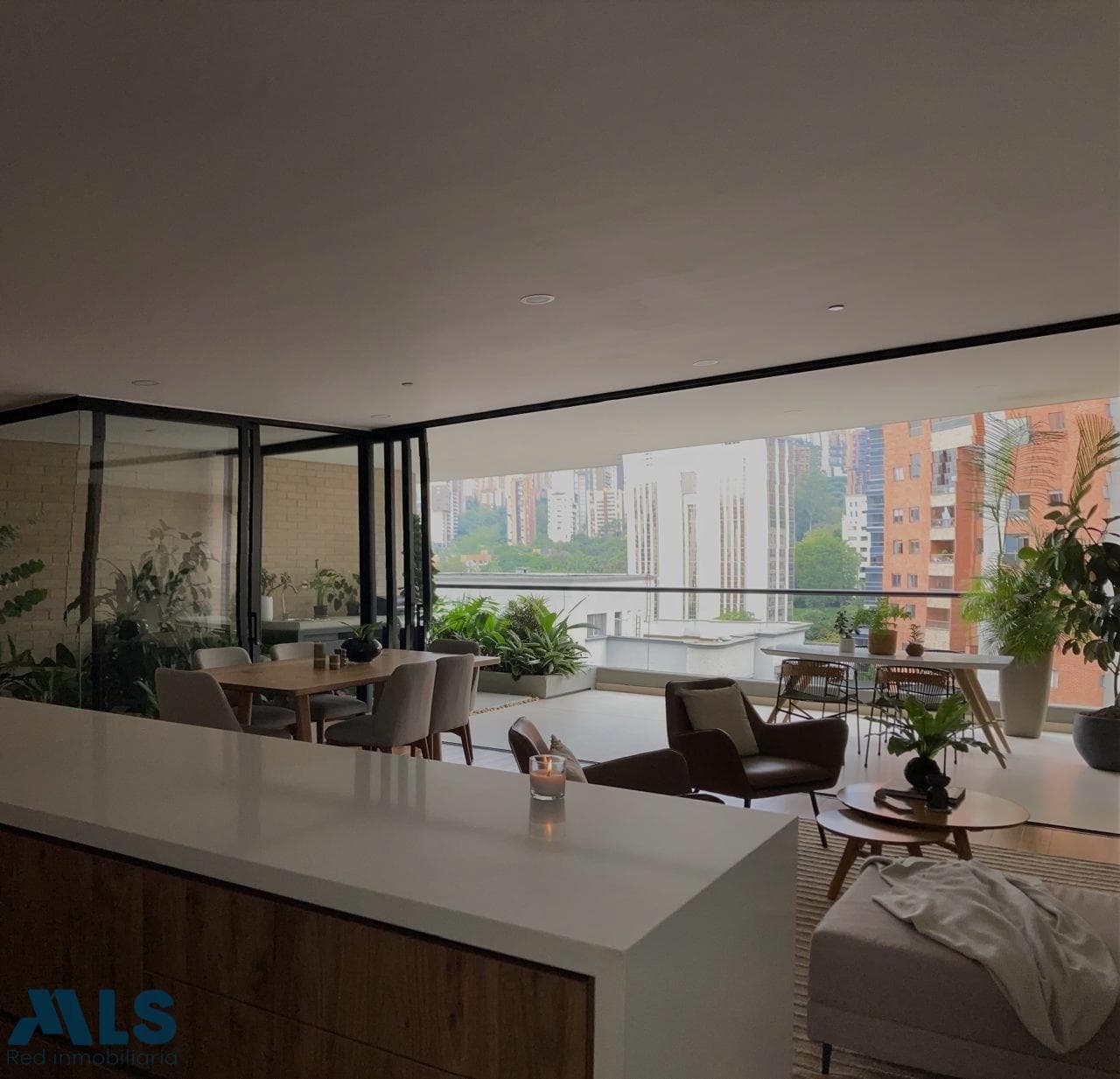 Apartamento en venta en Santa Maria de los Angeles, Poblado, Medellín — foto 1 de 12