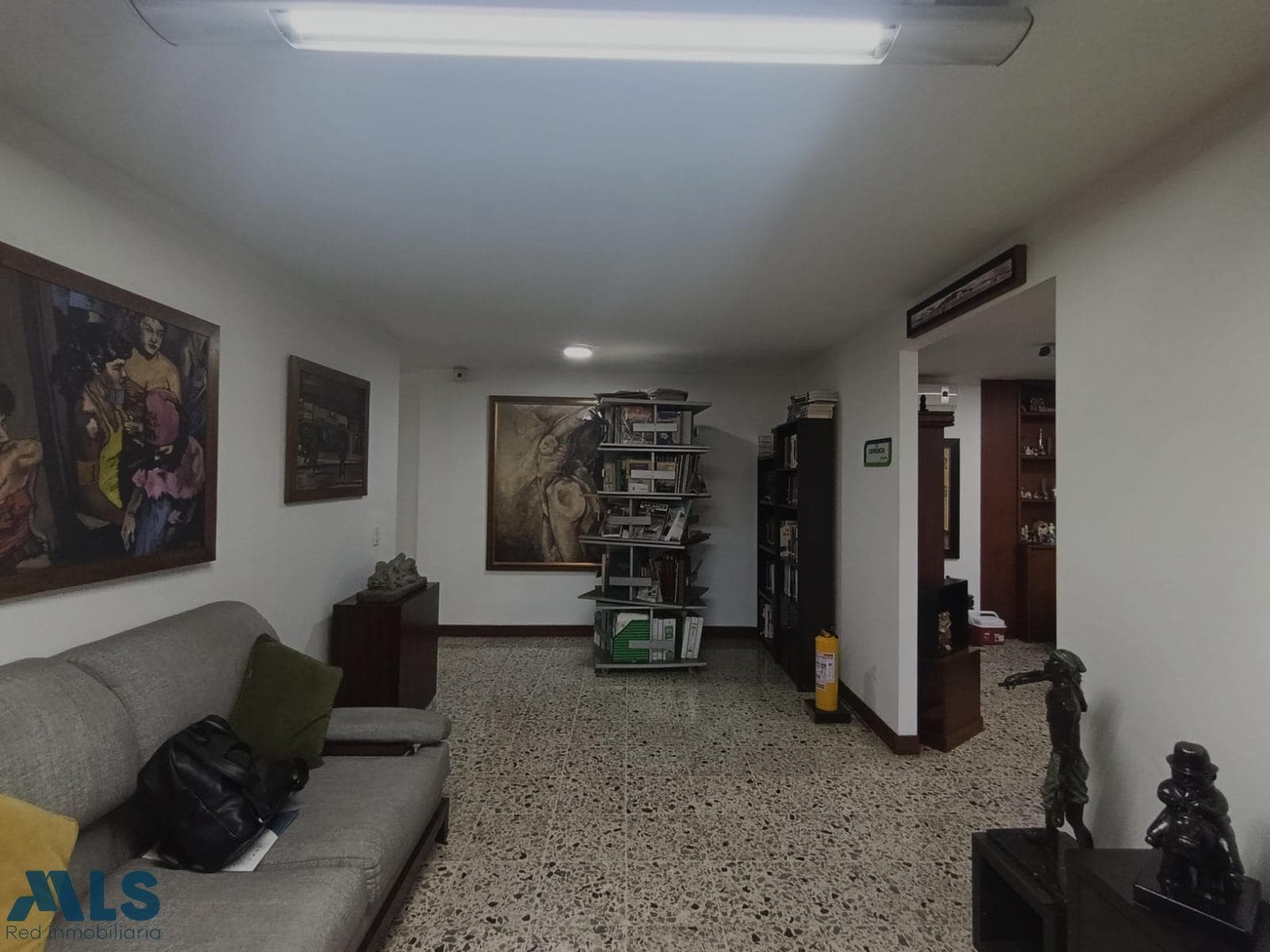 Oficina en venta en Suramericana, Laureles, Medellín — foto 1 de 11