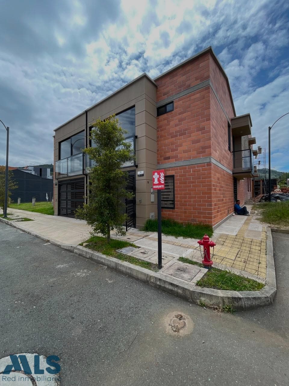 Casa en venta en Urbano (La Ceja), Oriente Antioqueño — foto 1 de 17
