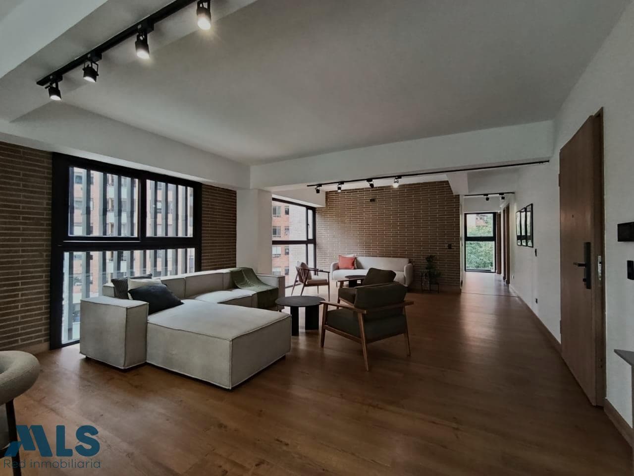 Apartamento en venta en Castropol, Poblado, Medellín — foto 1 de 15