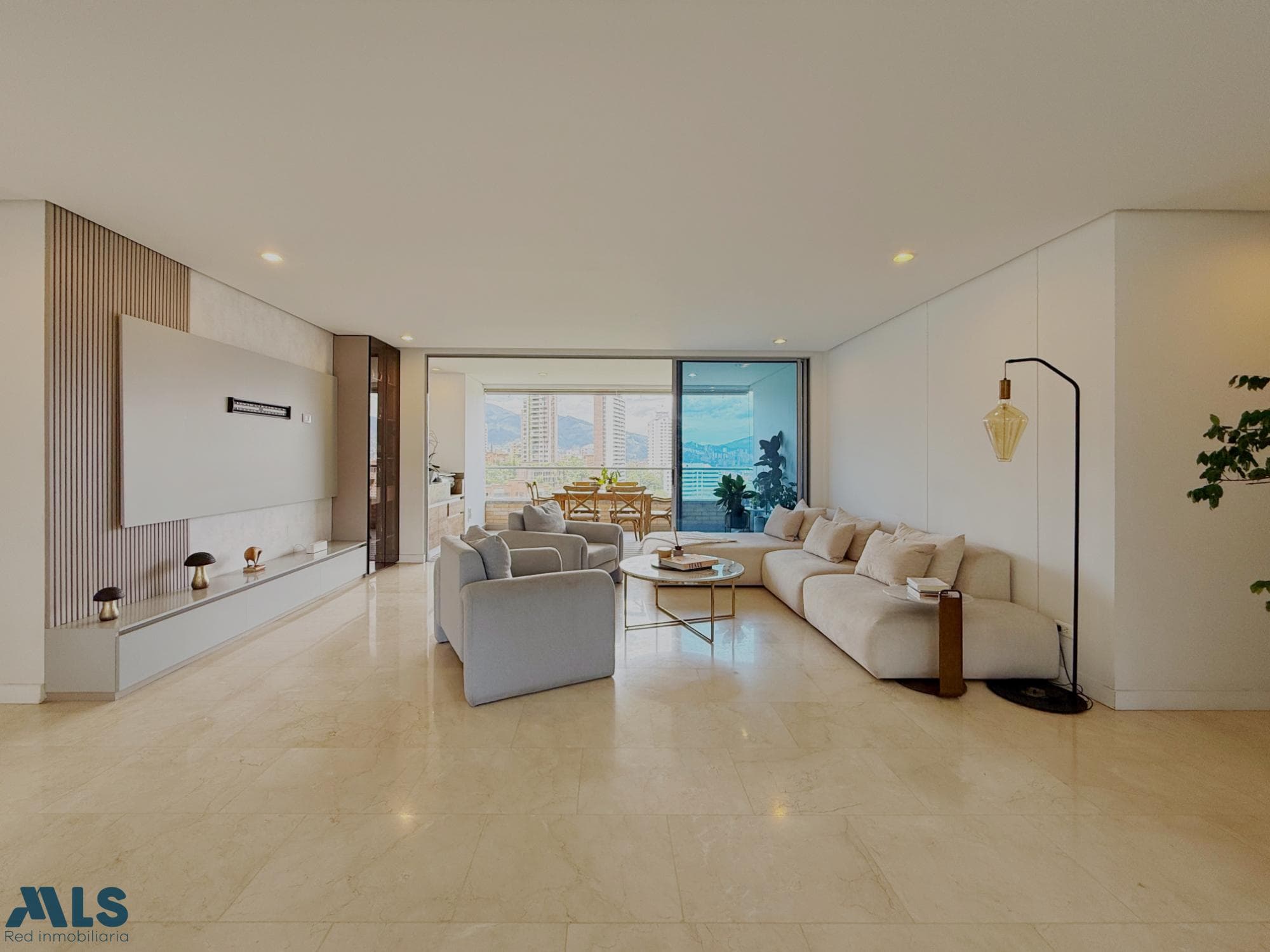 Apartamento en venta en Los Balsos Nº 1, Poblado, Medellín — foto 1 de 26