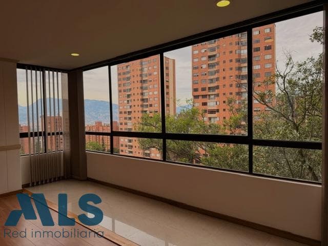 Apartamento en venta en Los Balsos Nº 1, Poblado, Medellín — foto 1 de 23
