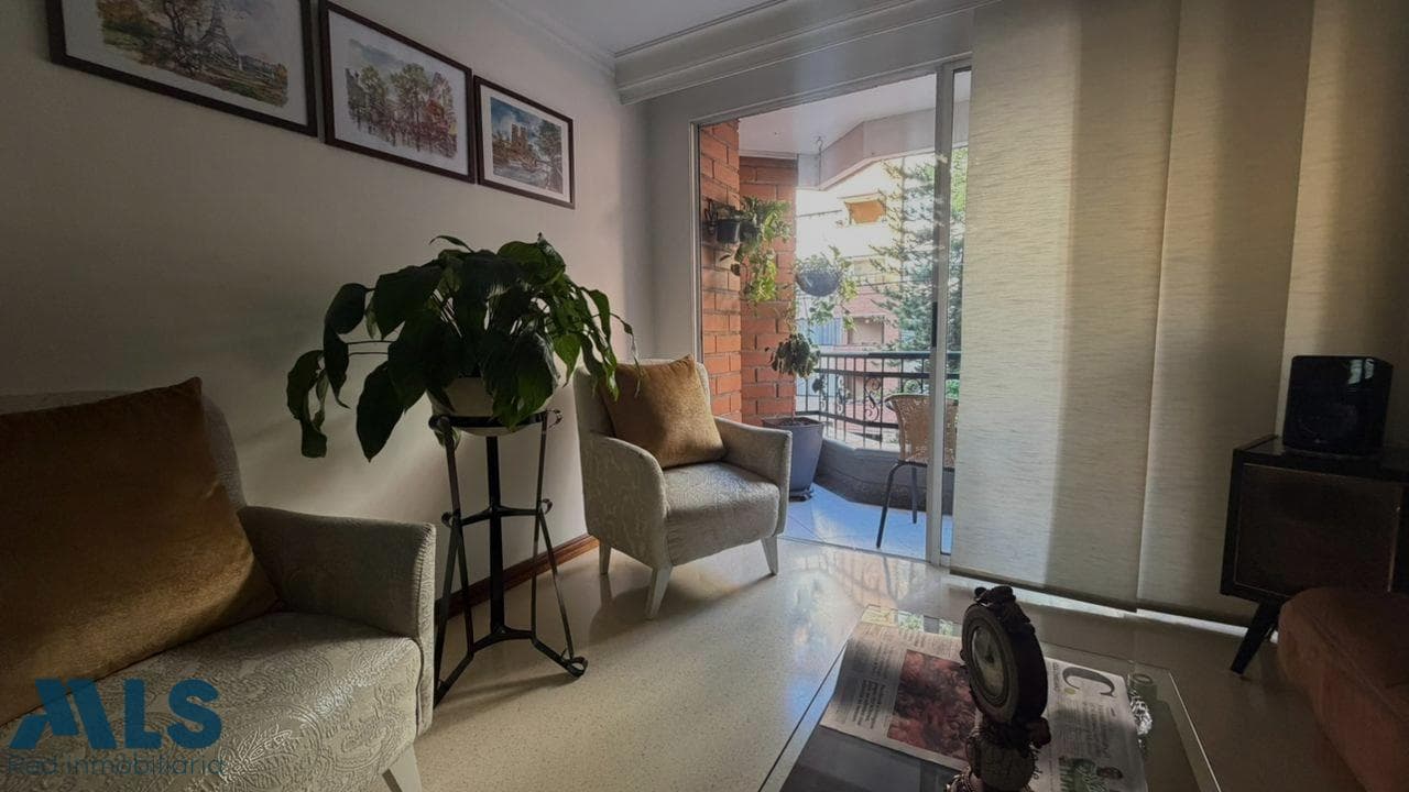 Apartamento en venta en Laureles, Medellín — foto 1 de 27