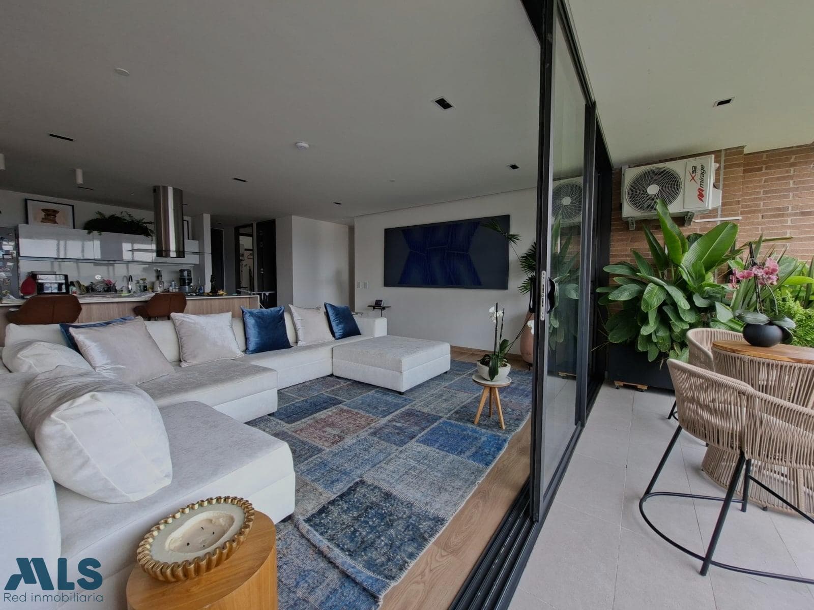 Apartamento en venta en Las Palmas, Poblado, Medellín — foto 1 de 13
