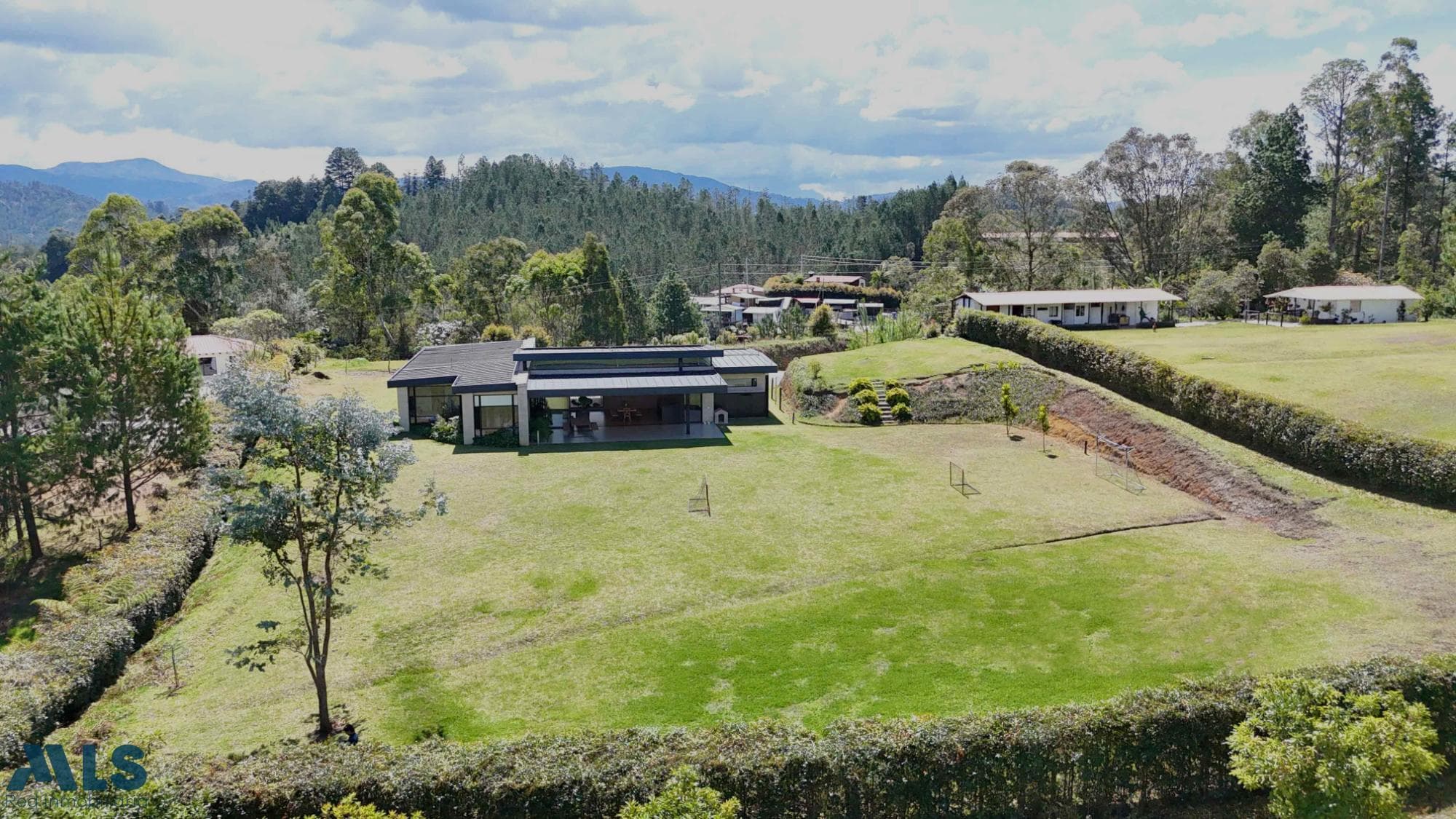 Casa en venta en V. El Portento, Oriente Antioqueño, El Retiro — foto 1 de 31