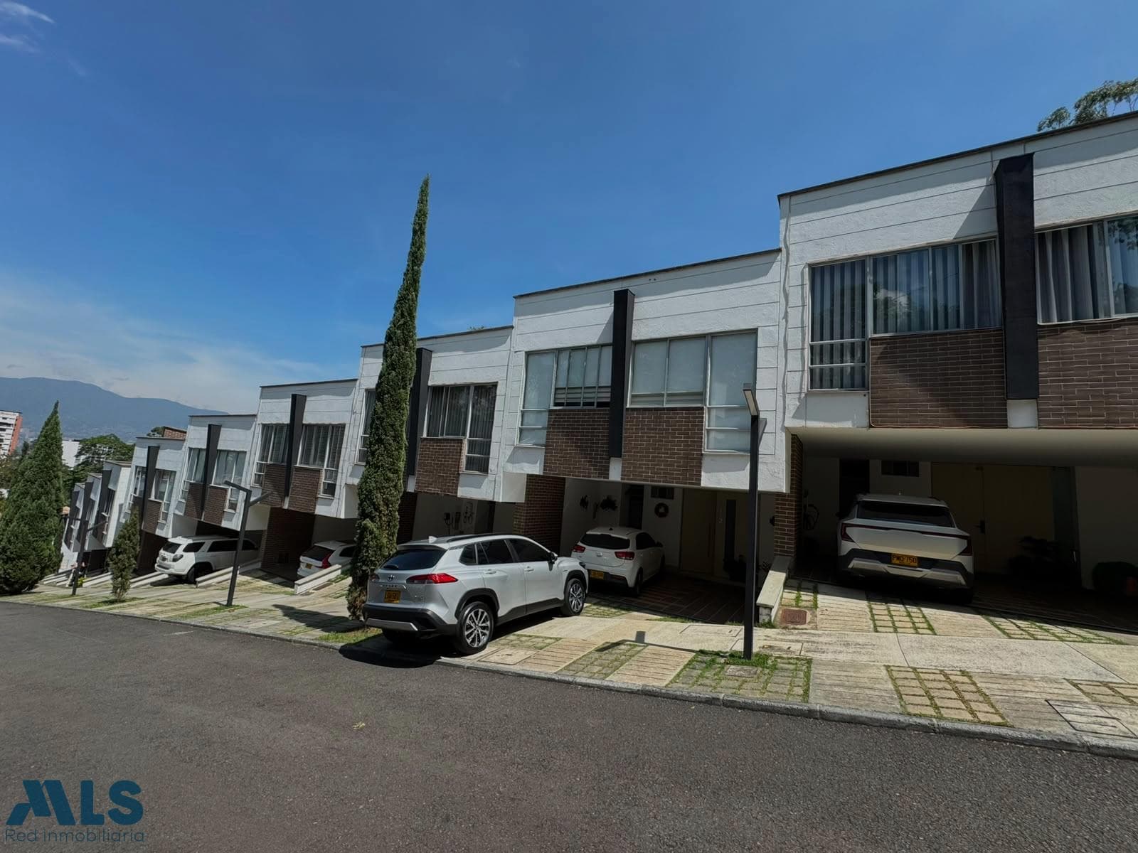 Casa en venta en Avignon, Aburra Sur, Envigado — foto 1 de 24