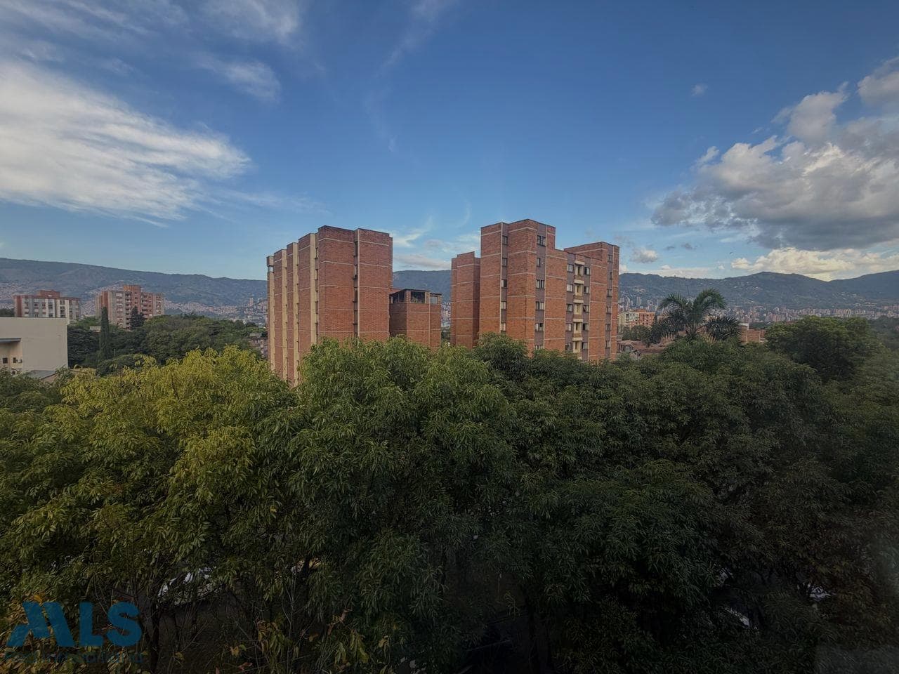 Apartamento en venta en La Mota, Belén Guayabal, Medellín — foto 1 de 28